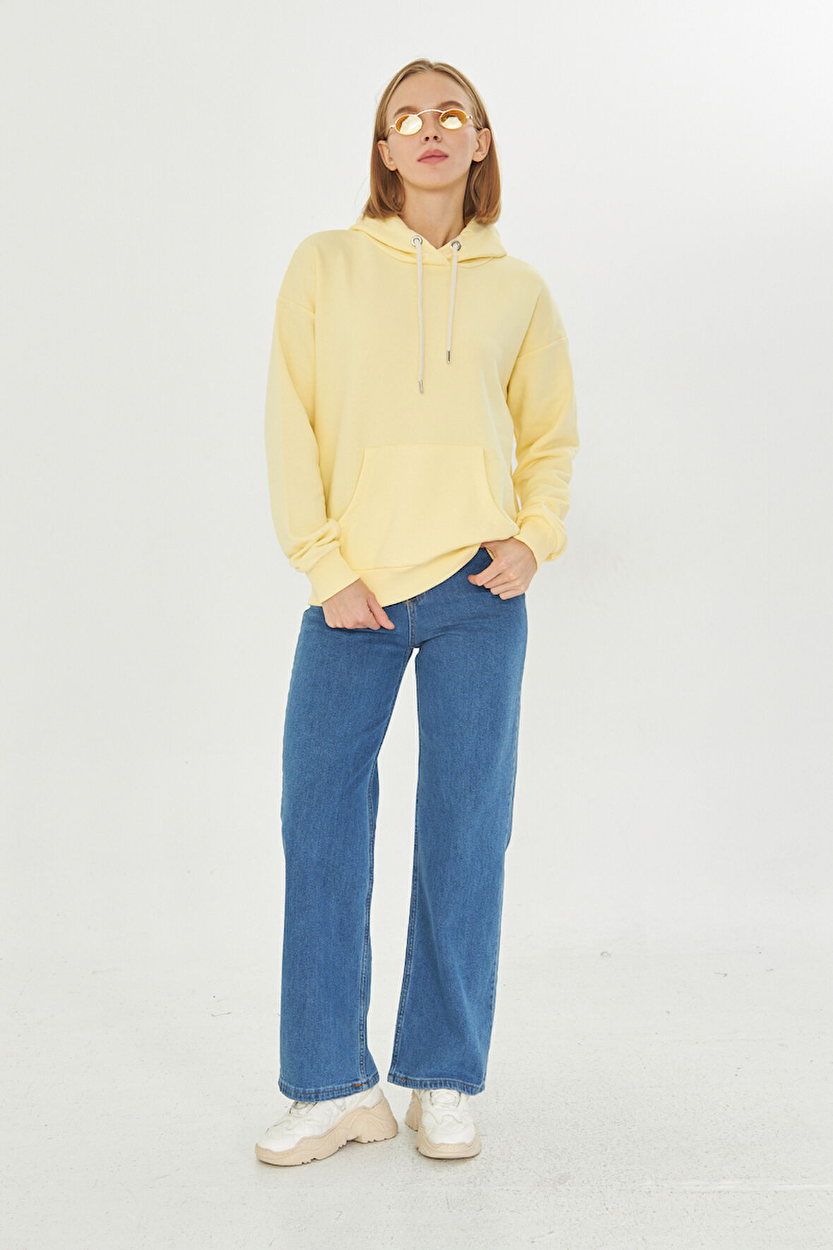 Kadın Sarı Kanguru Cep Şardonlu Kapüşonlu Regular Fit Sweatshirt