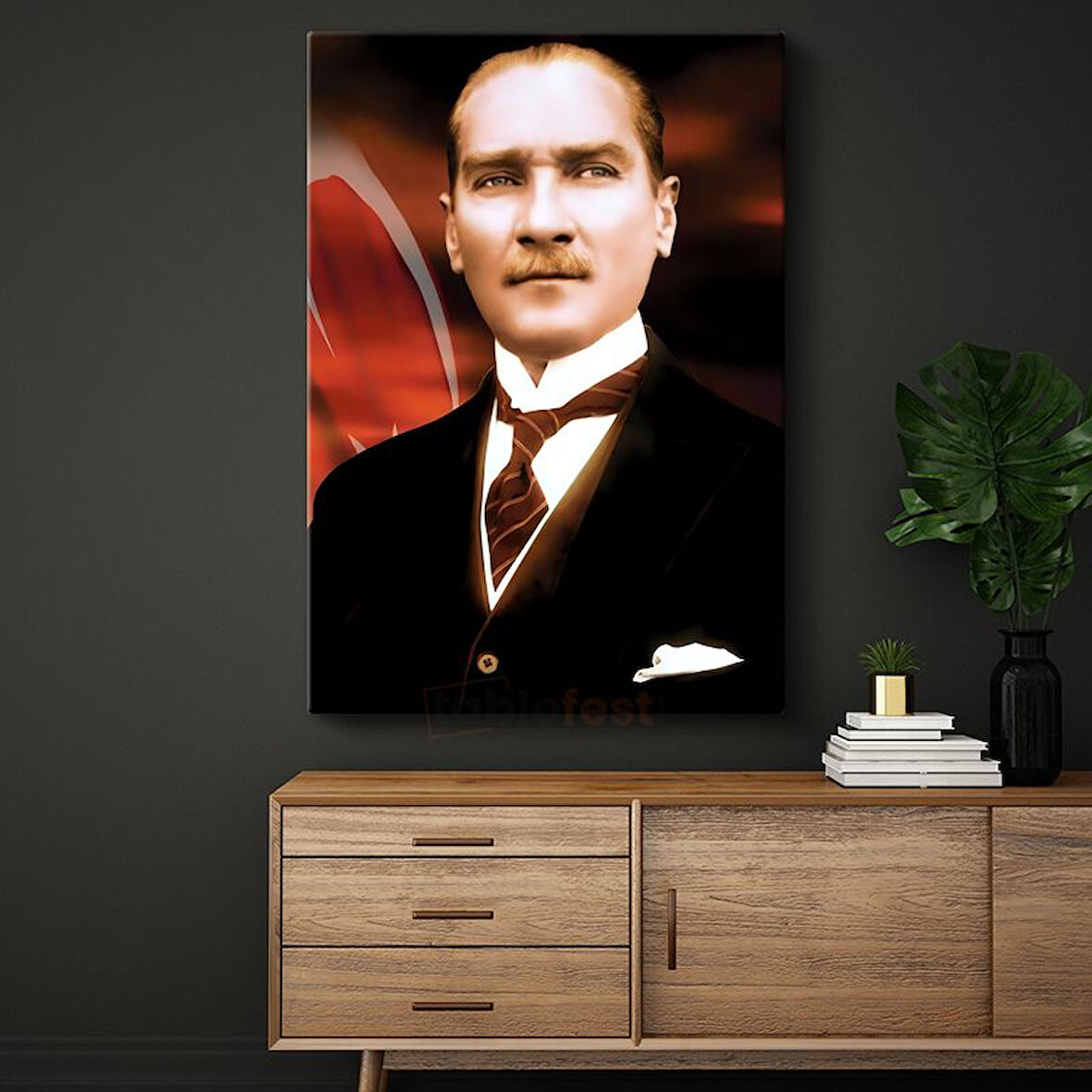 Türk Bayrağı Fonlu Atatürk - Vizyon Sahibi Lider Kanvas Tablo