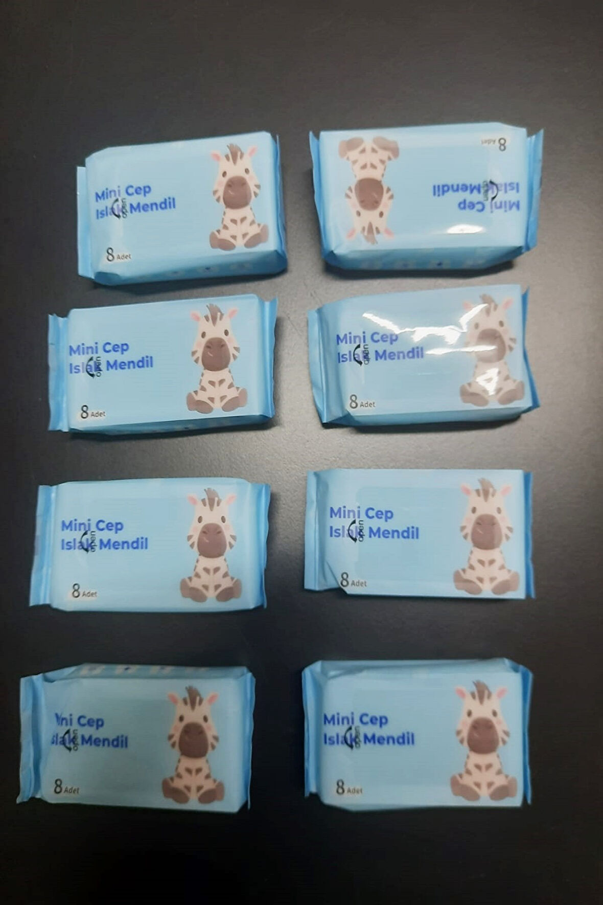 Periboia 8 Paket Çanta Tipi Taşınabilir Mini Cep Tipi Islak Mendil (8 Adet X 8 Paket)