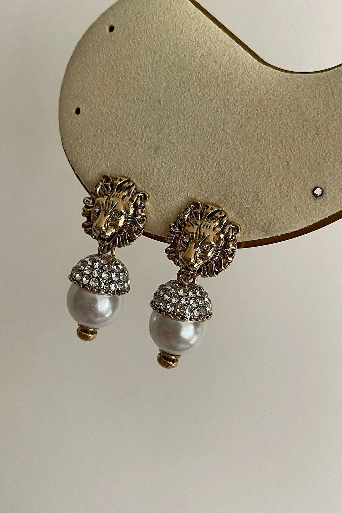 Eskitme Kaplan İnci Detay Küpe