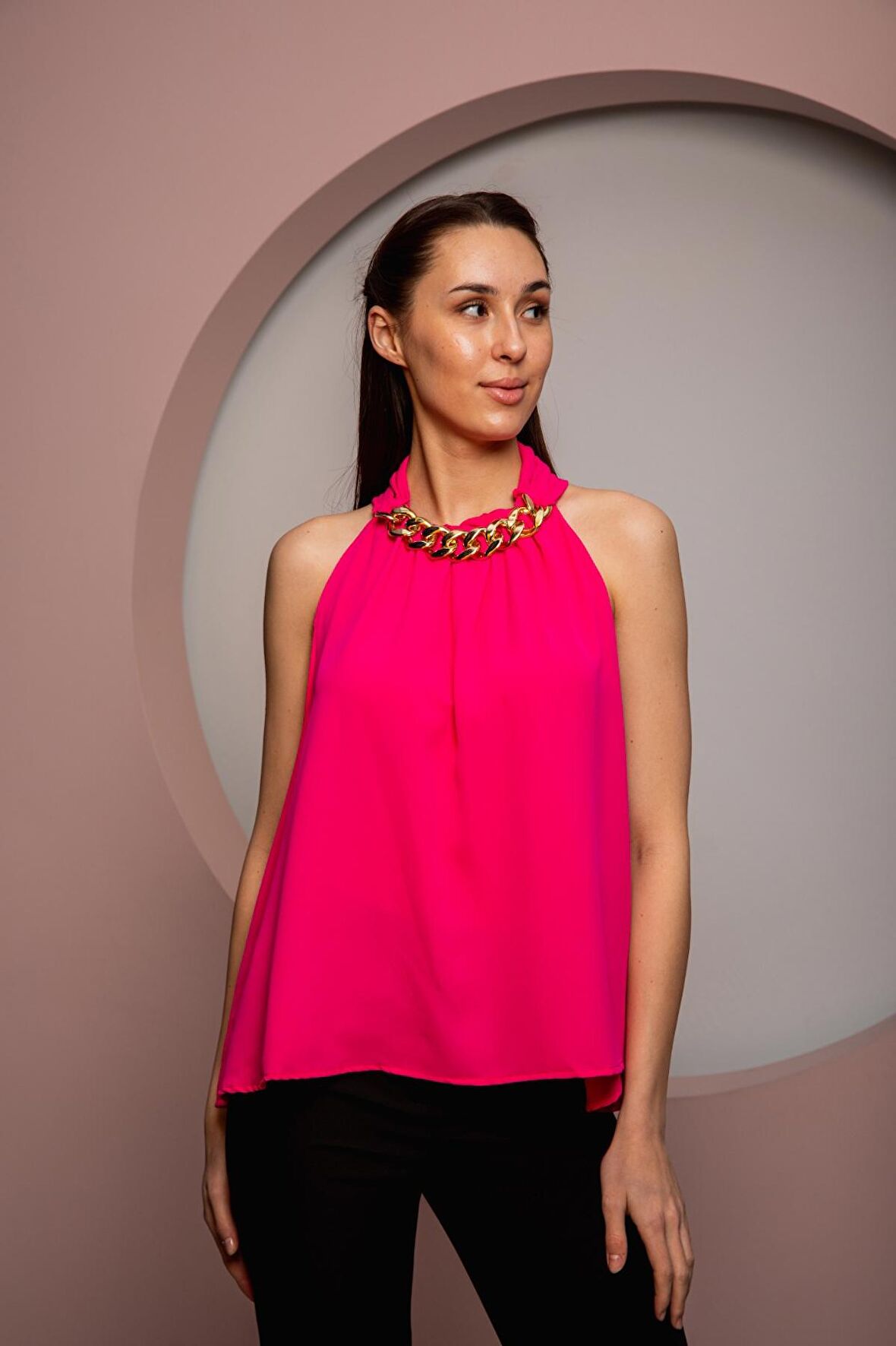 Kadın Yakası Zincirli Bluz Pembe