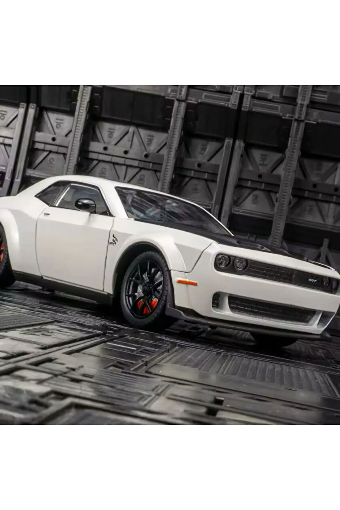 DODGE CHALLENGER SRT BEYAZ 1:24 DİECAST MODEL ARABA KOLEKSİYONLUK ARABA DODGE SRT BEYAZ