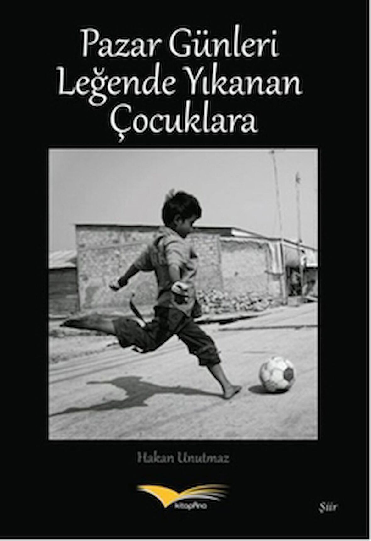 Pazar Günleri Leğende Yıkanan Çocuklara