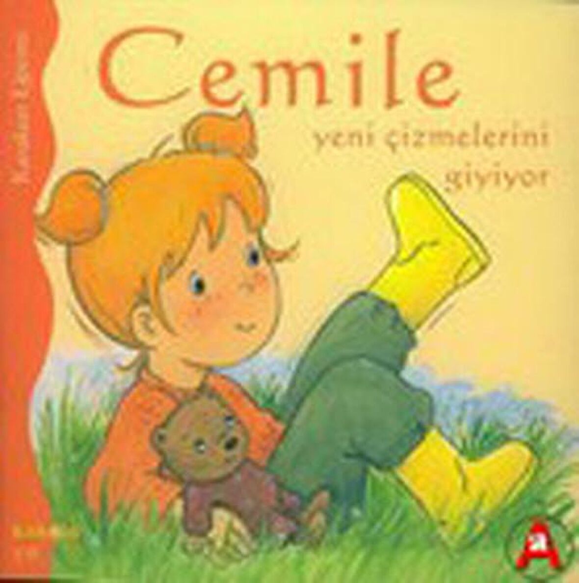 Cemile Yeni Çizmelerini Giyiyor