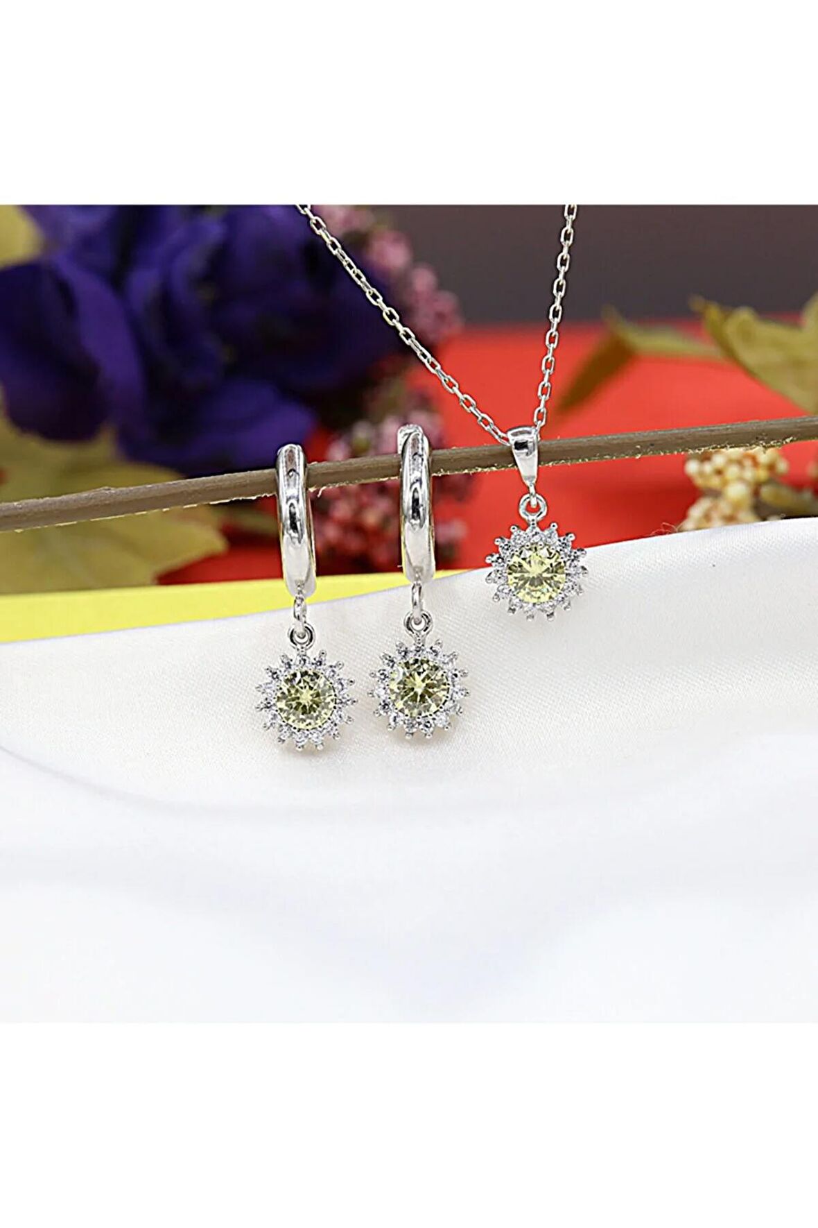 Sarı Beyaz Taşlı Minimal Anturaj Yuvarlak Gümüş Kolye Küpe Takım