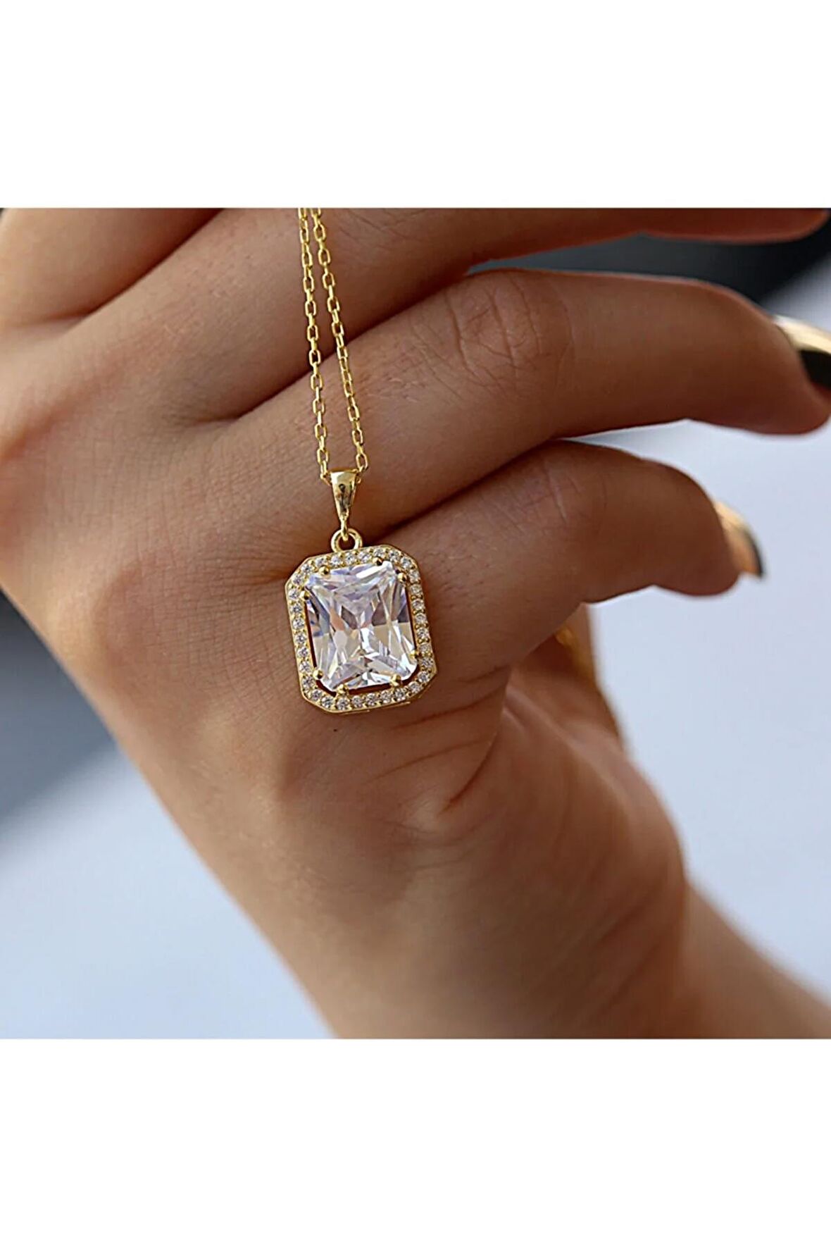 Beyaz Baget Taşlı Gümüş Kolye