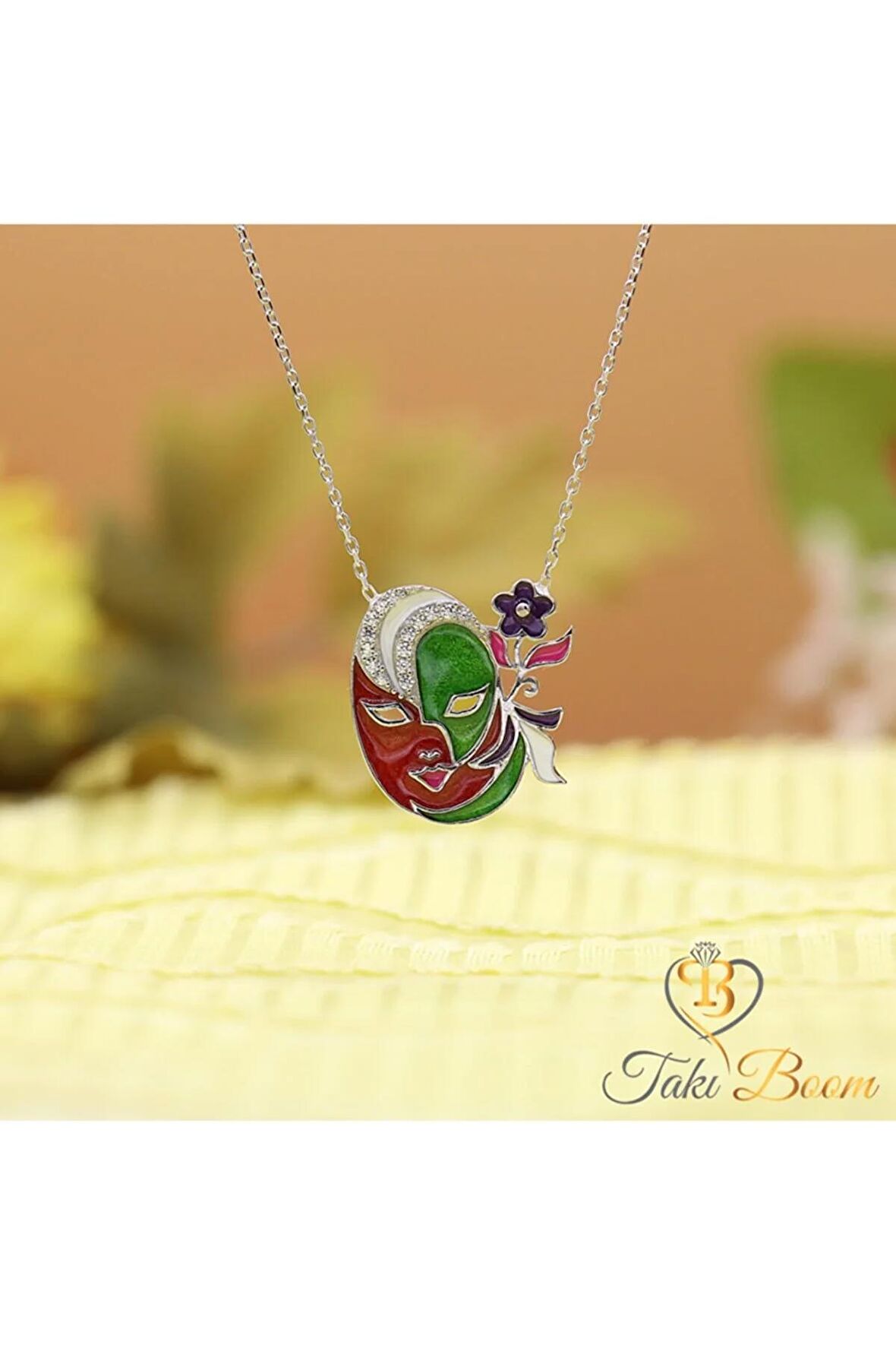 Kadın Beyaz Taşlı Papatyalı Maske 925 Ayar Gümüş Kolye