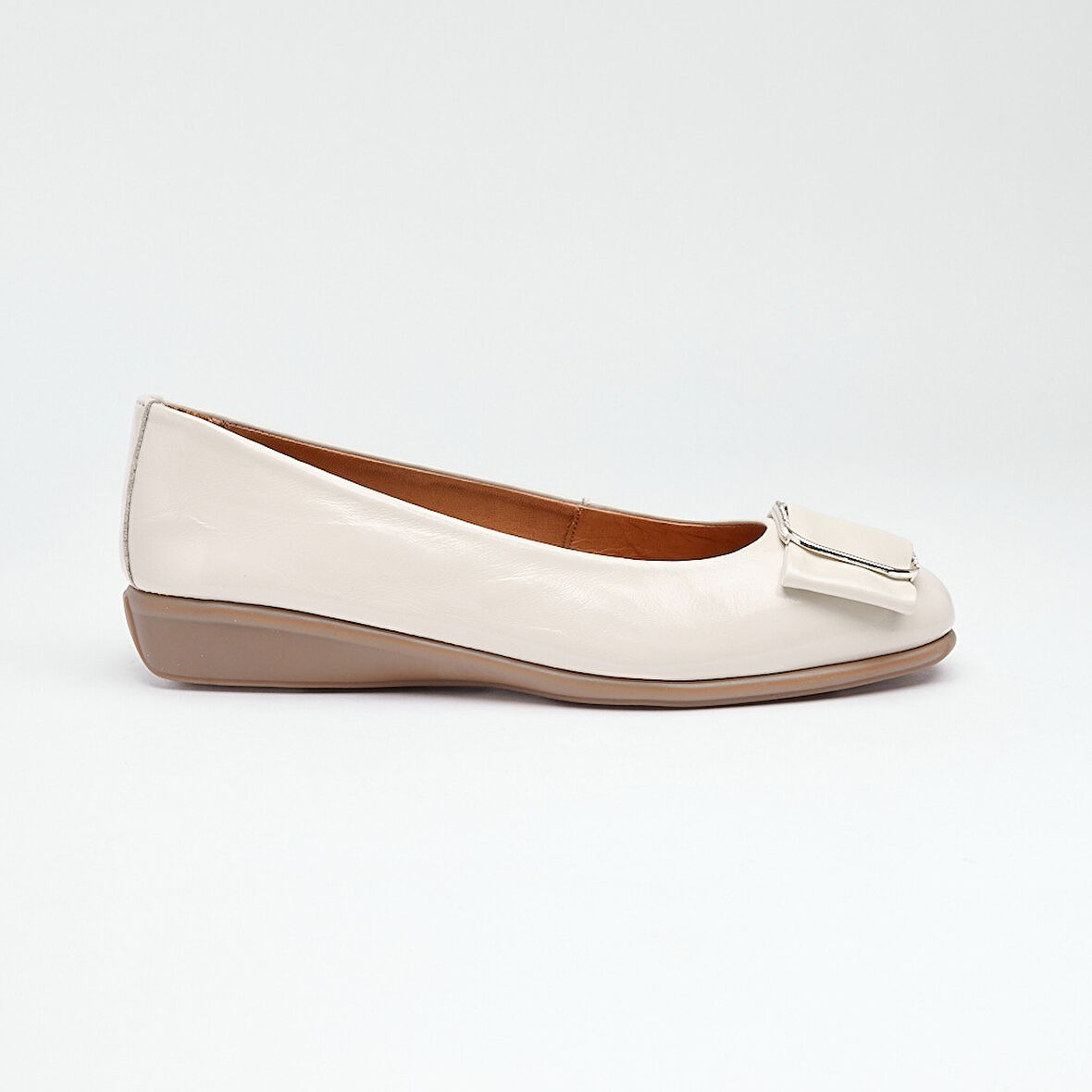 Hakiki Deri Aksesuarlı Kadın Babet