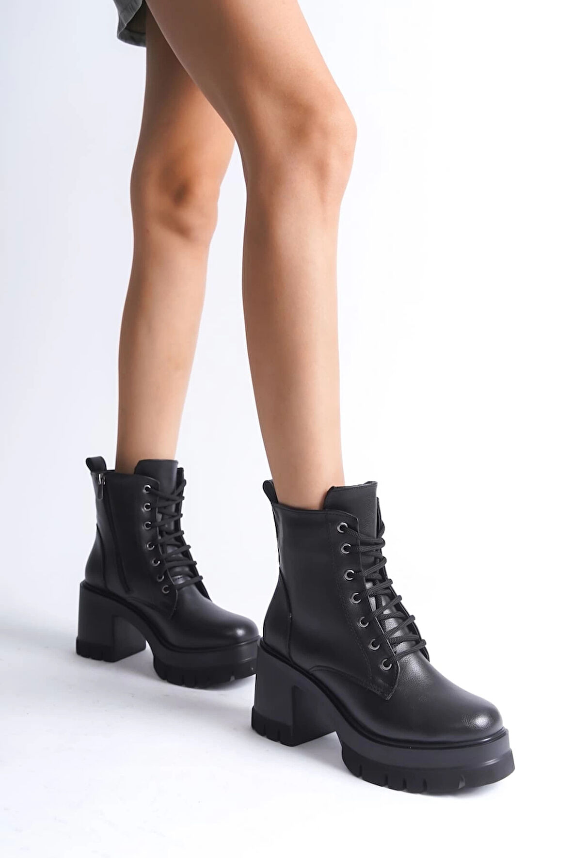 LAUREN Bağcıklı Fermuarlı Ortopedik Taban Topuklu Kadın Bot CST - Siyah