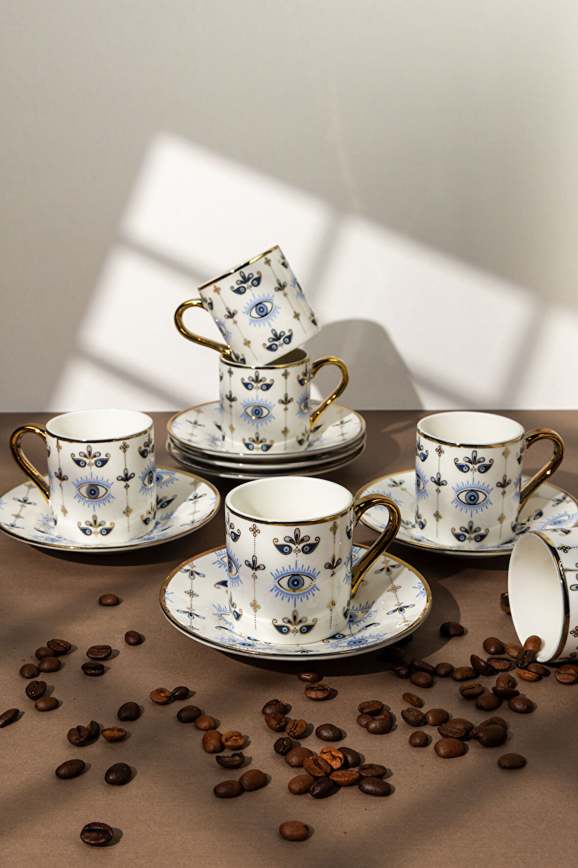 12 Parça 6 Kişilik Porselen Kahve Fincan Takımı – 90 ml, Nazar Boncuğu Desenli, Altın Detaylı