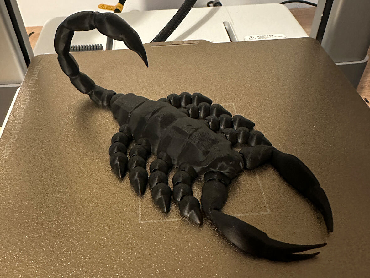 Akrep Figur oyuncak Siyah Renk 14CM