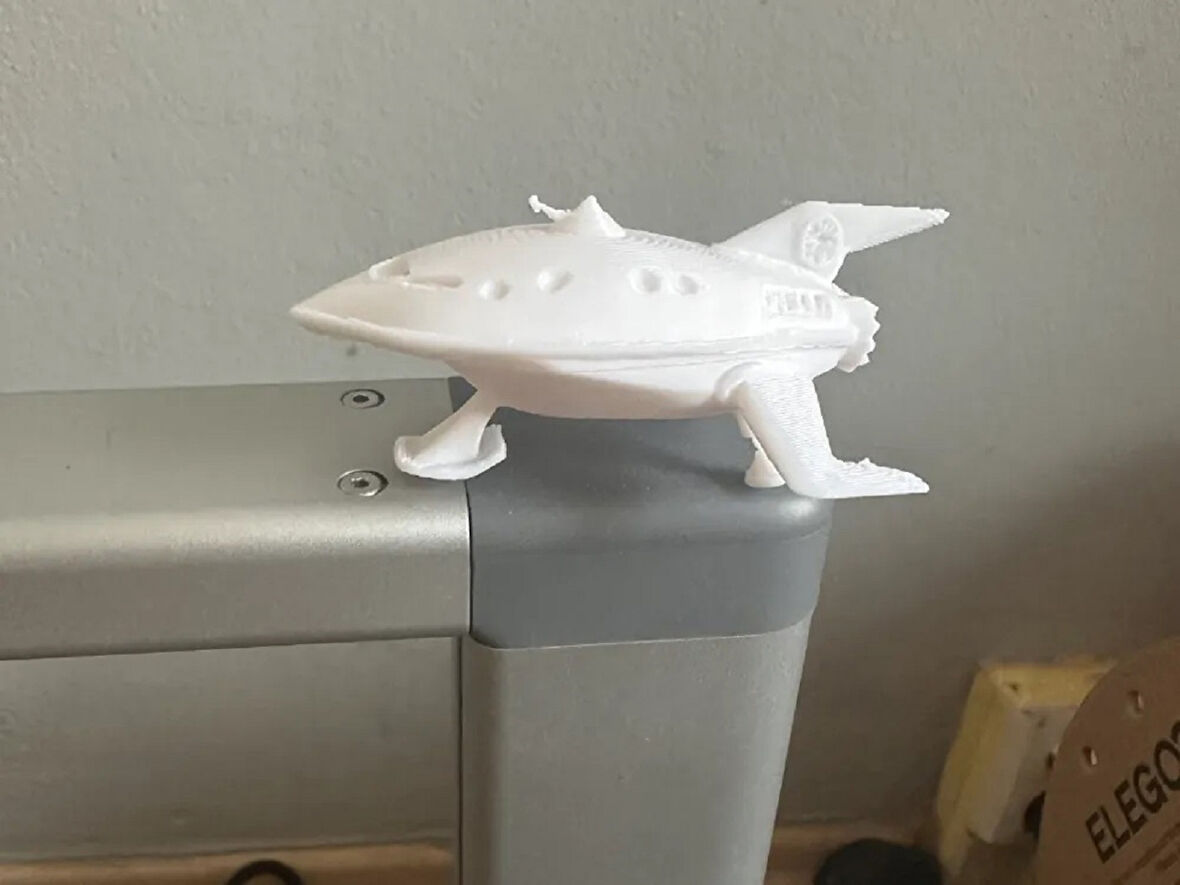 Minik Uzay Gemisi Beyaz Renk 14CM Oyuncak