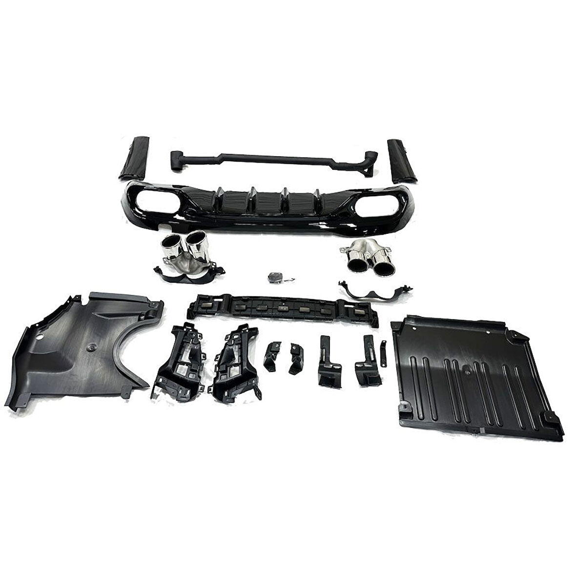 AUTOGP  Mercedes w206 c43 arka difüzör ve egzoz ucu seti 2020+