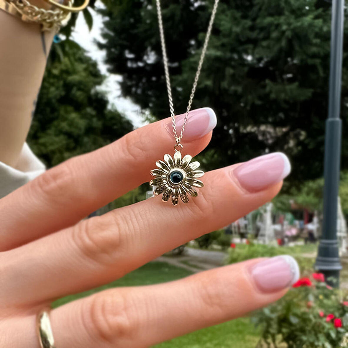 14k Altın Nazar Boncuklu Papatya Kolye