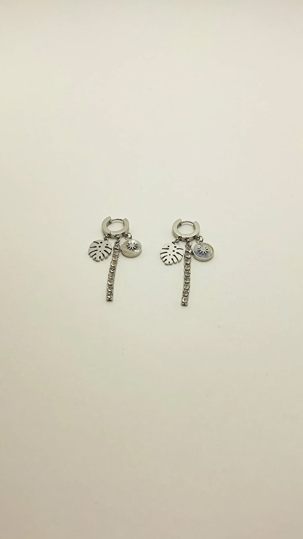 Su Yolu Sallantılı Yaprak Detay Çelik Küpe Silver