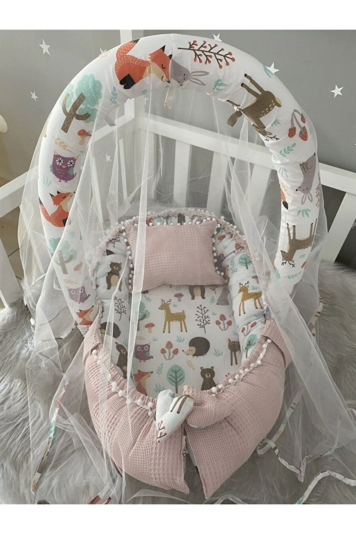 Nest Pudra Wafle Kumaş ve Orman Tasarım Ponponlu Oyuncak Aparat ve Tül Babynest Set