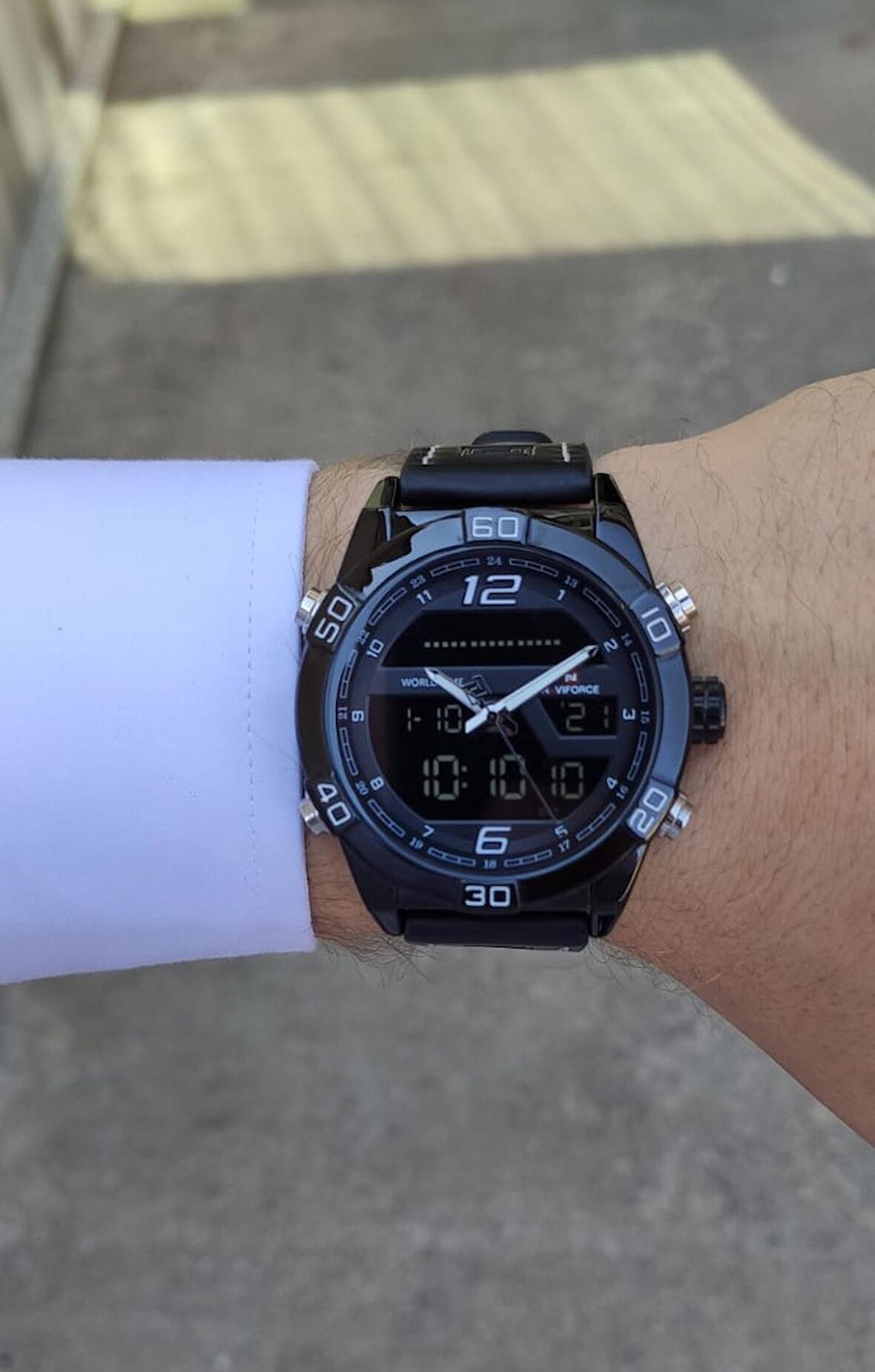 NAVİFORCE DİJİTAL VE ANALOG GÖSTERGELİ ALARMLI AYDINLATMALI ERKEK KOL SAATİ