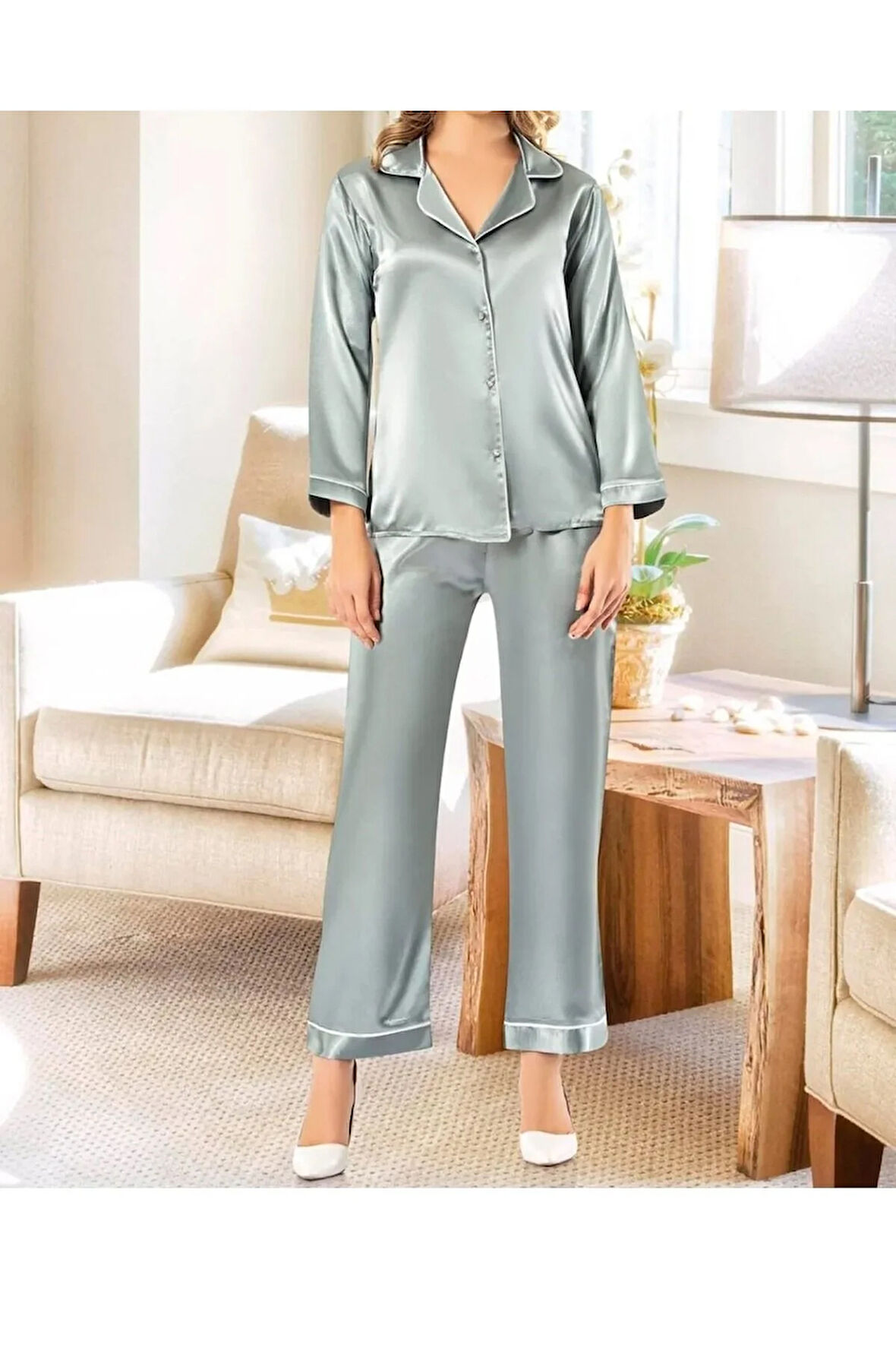 Kadın Şampanya Önden Düğmeli Saten Pijama Takımı N.İ.L.R.O.Z2.E.0.L.4.T.5.T.T