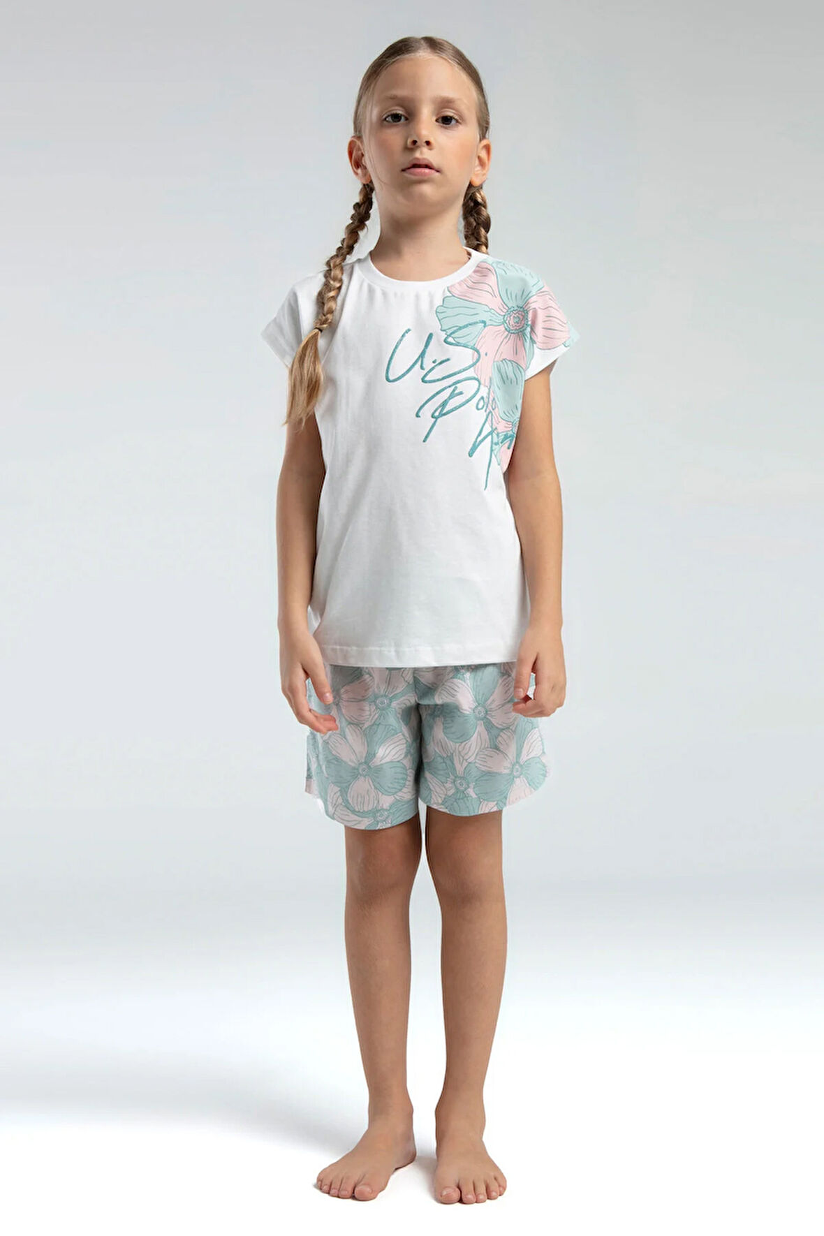 Kız Çocuk Krem Çiçek Desenli Pamuklu Şortlu Takımı P.O.R.O.Z.2.0.7.E.L.9,T.