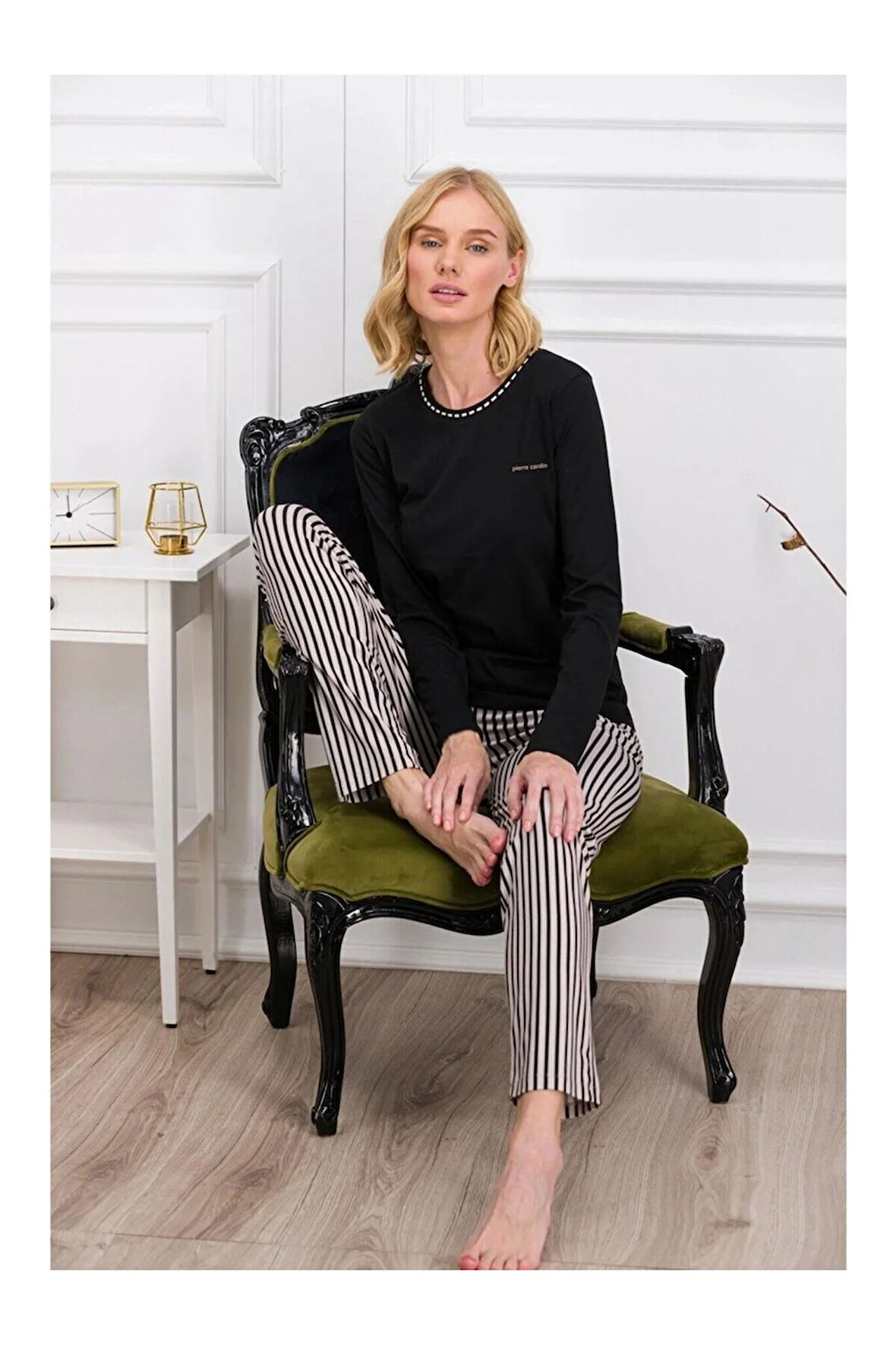 Kadın Siyah Çizgili Cep Detaylı Pijama Takımı .P.İ.E8.0..R.O.Z..7..E.6L.T.6.