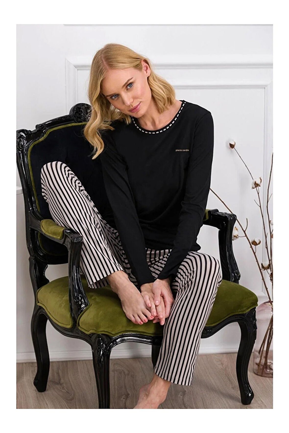 Kadın Siyah Çizgili Cep Detaylı Pijama Takımı .P.İ.E6.6..R.O.Z..8..E.L.T.7.