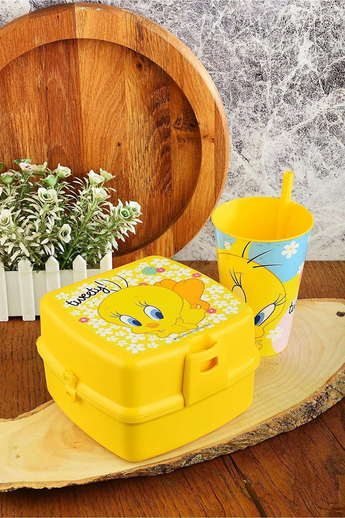 Tweety İki Katlı Beslenme Kutusu+Pipetli Bardak 400 ml.