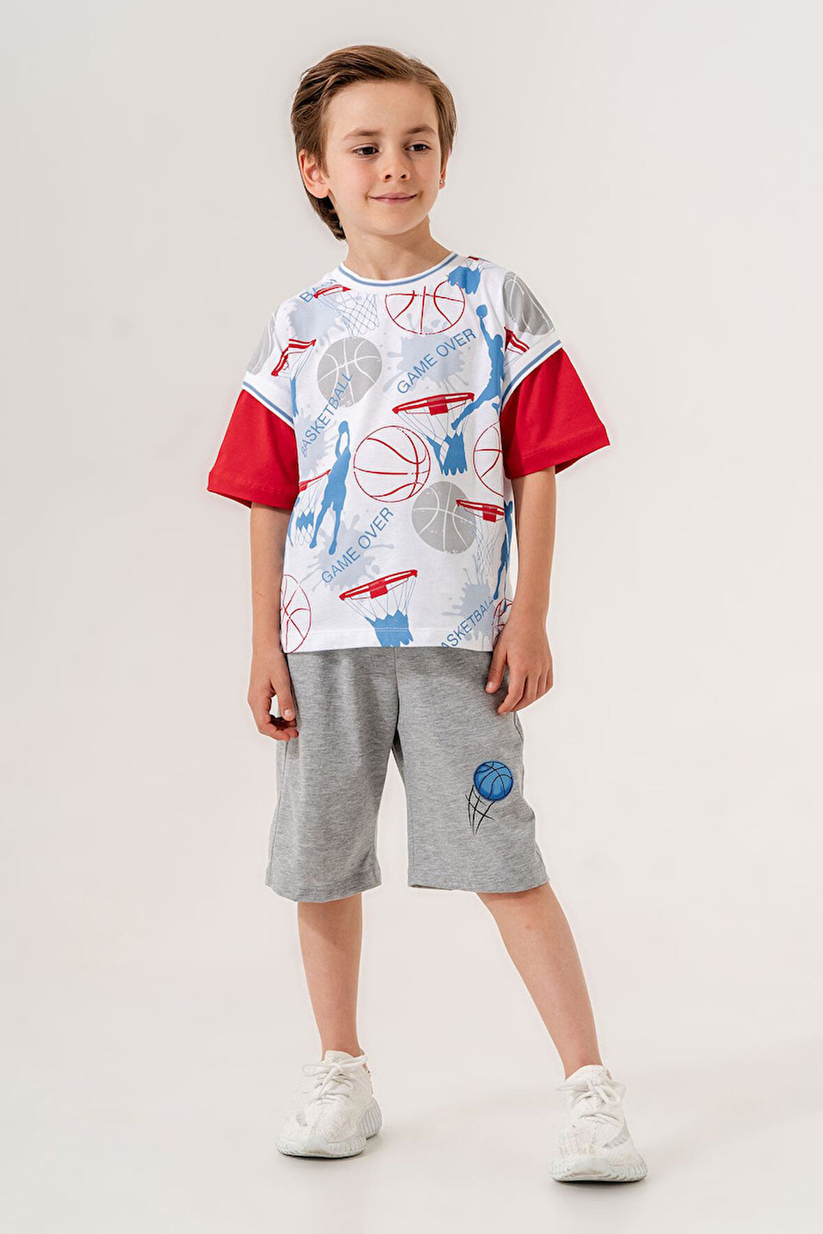Erkek Çocuk Kırmızı Kollu Basic Baketboll Desenli Tişörtlü Şortlu Takım