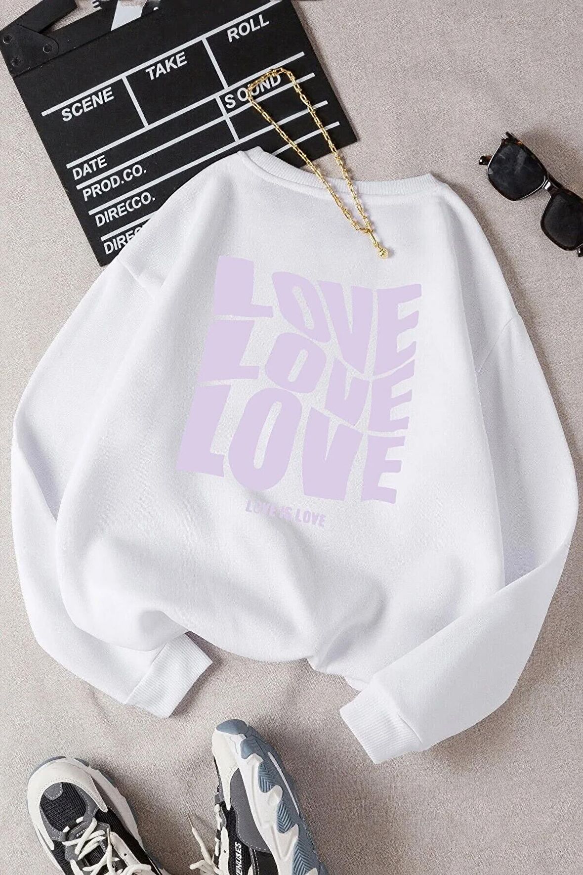 Siyah Oversize Kalıp Love Is Love Baskılı Unisex Bisikletyaka Sweatshirt