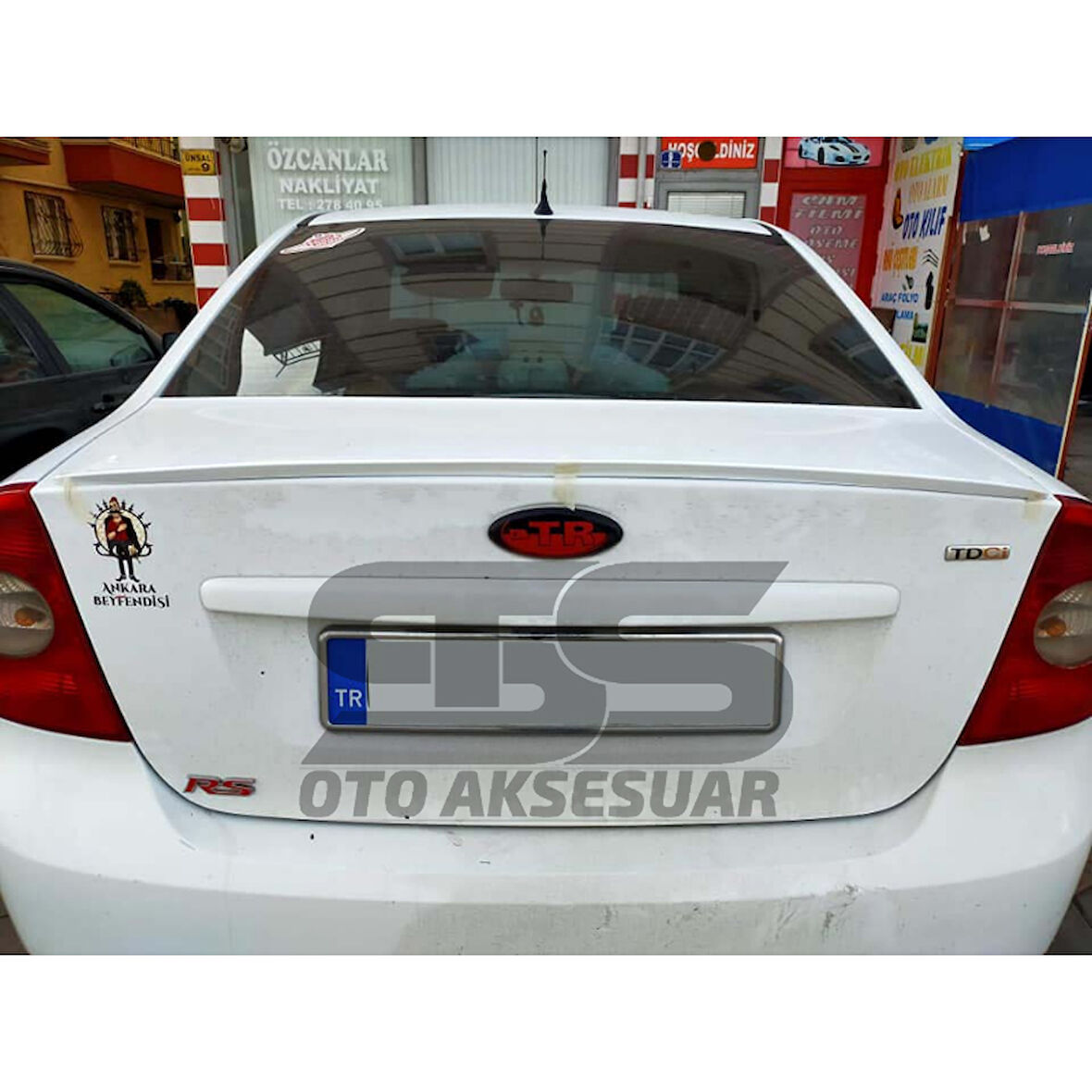 Ford Focus 2 - 2,5 Bagaj Üstü Slim Spoiler Piano Black Parlak Beyaz