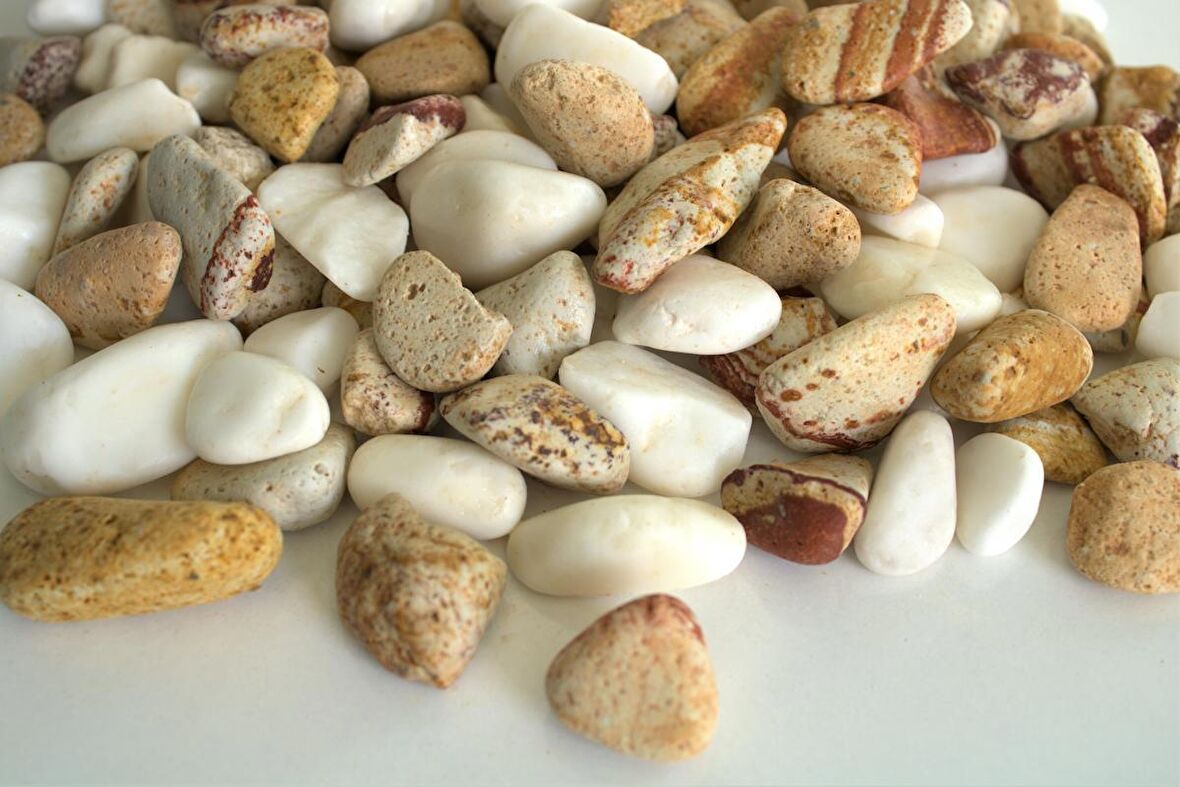 Saksı Dibi Taşı 6 Kg 1-2 cm Karışık Renkli Çakıl Taşı Vazo Dibi T