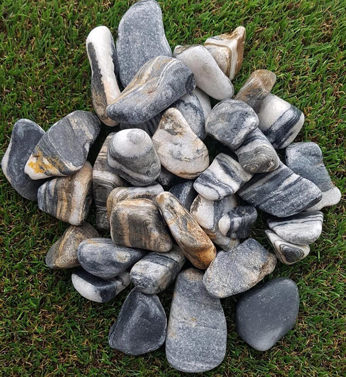 Siyah Beyaz Çizgili Dolomit Taş 20 Kg 2-4 Cm Dekoratif Renkli Taş