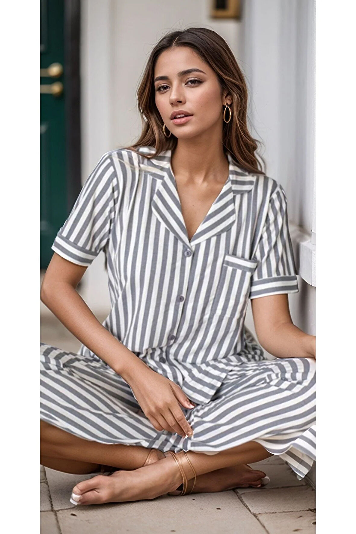 Kadın Ev Giyim Kısa Kollu Gri & Beyaz Çizgili Pijama Takımı A1.L01.IS.00.SA003