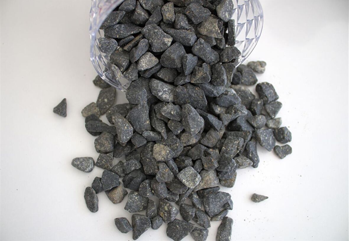 Siyah Dolomit Taşı 8 KG 1-2 CM Bahçe Taşı Siyah Bazalt Taşı