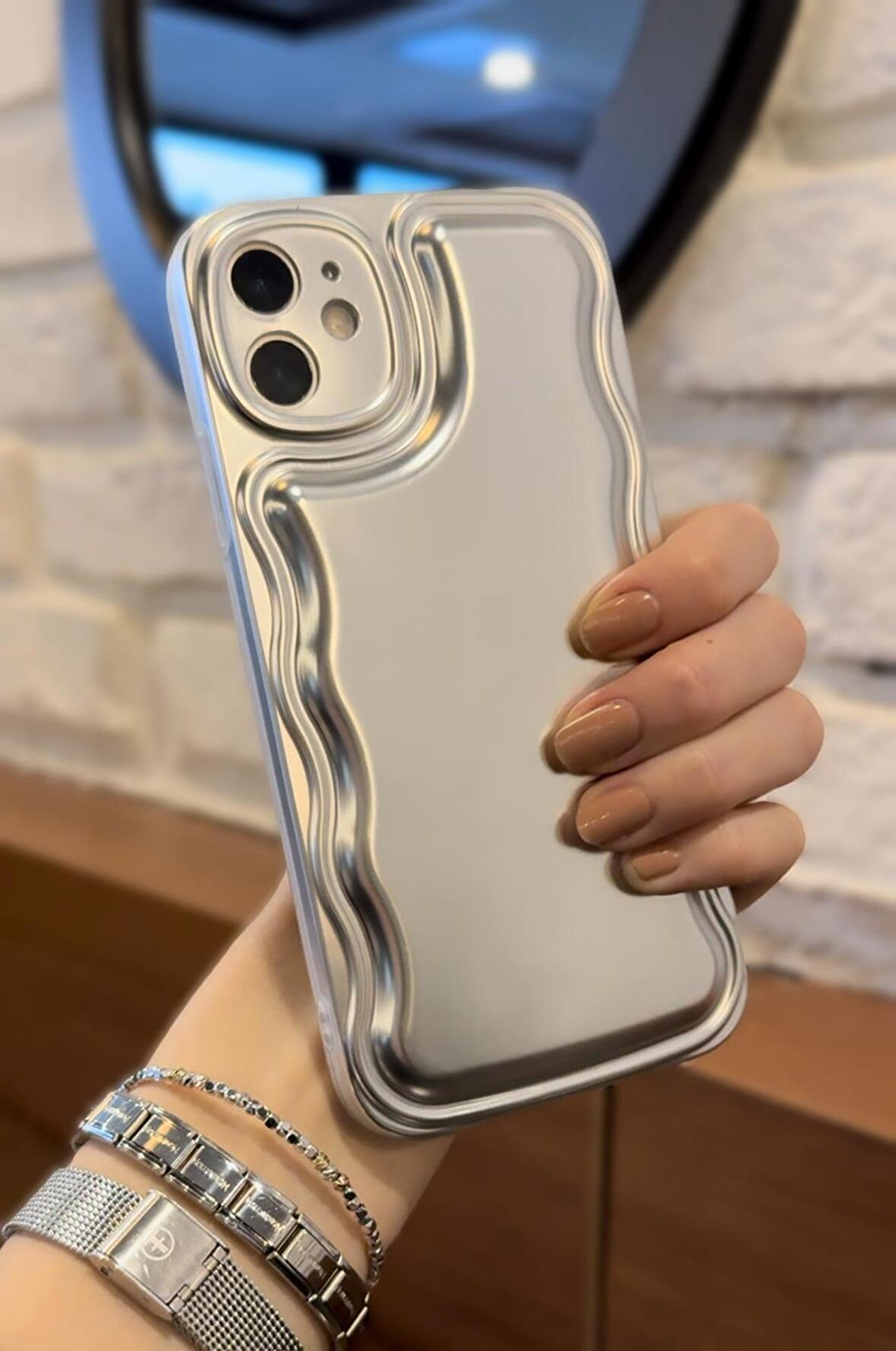 iPhone 11 Uyumlu Zigzaglı Dalgalı Gümüş Puf Kılıf