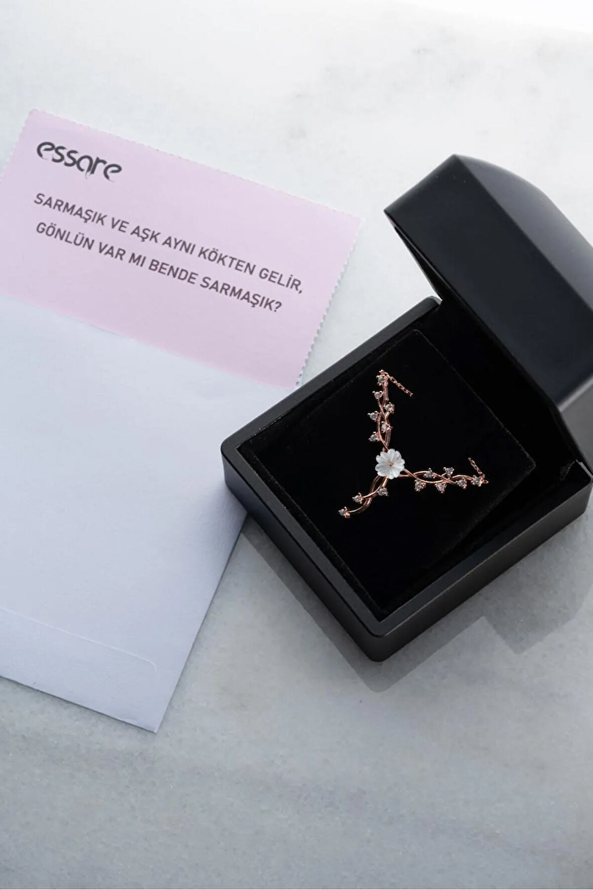 925 Ayar Gümüş Işıklı Kutuda Manolya Çiçeği Sarmaşık Model Kolye