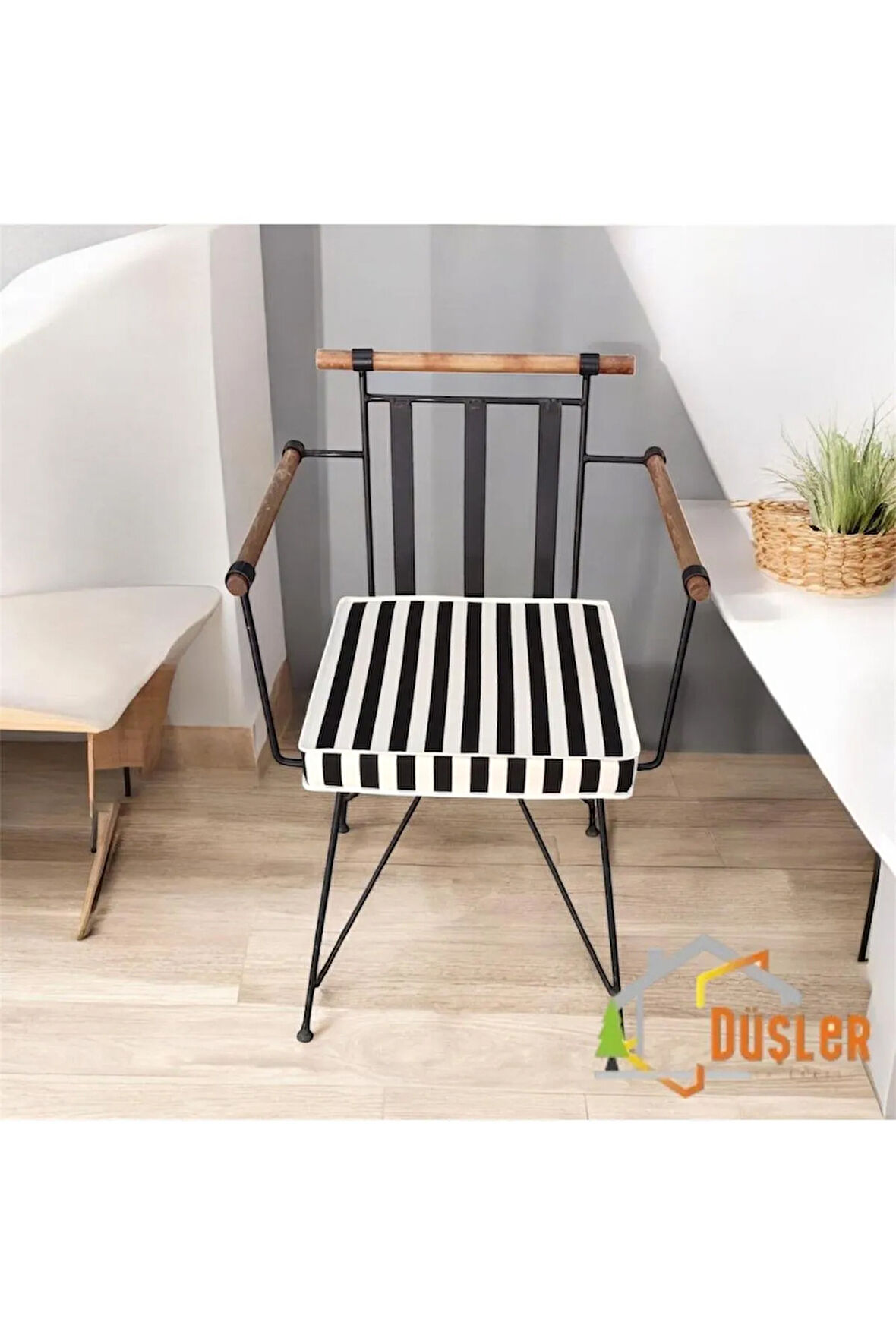 40x40 Siyah Beyaz Çizgili Su ve Leke İtici Fermuarlı Bağcıklı Beyaz Biyeli Sandalye Minderi 5 cm