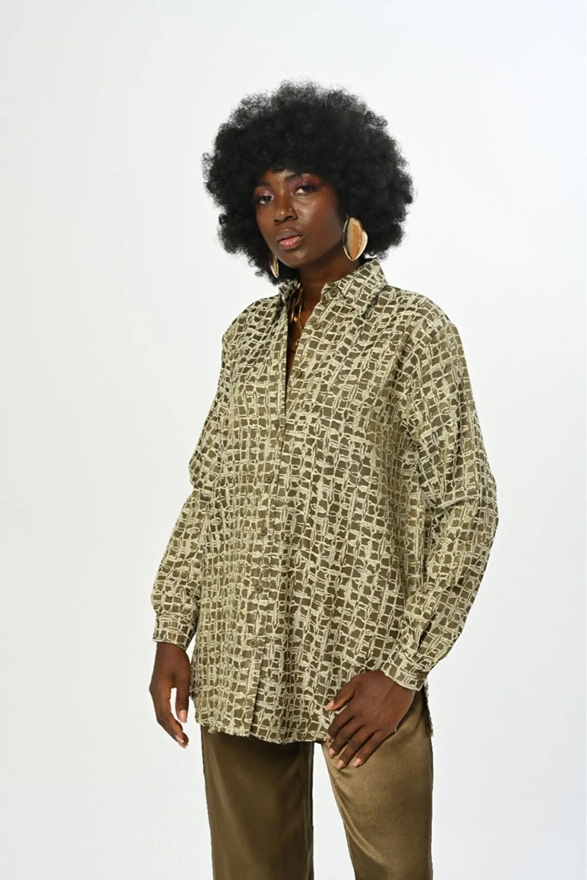 KADIN DESENLİ OVERSİZE KESİM GÖMLEK