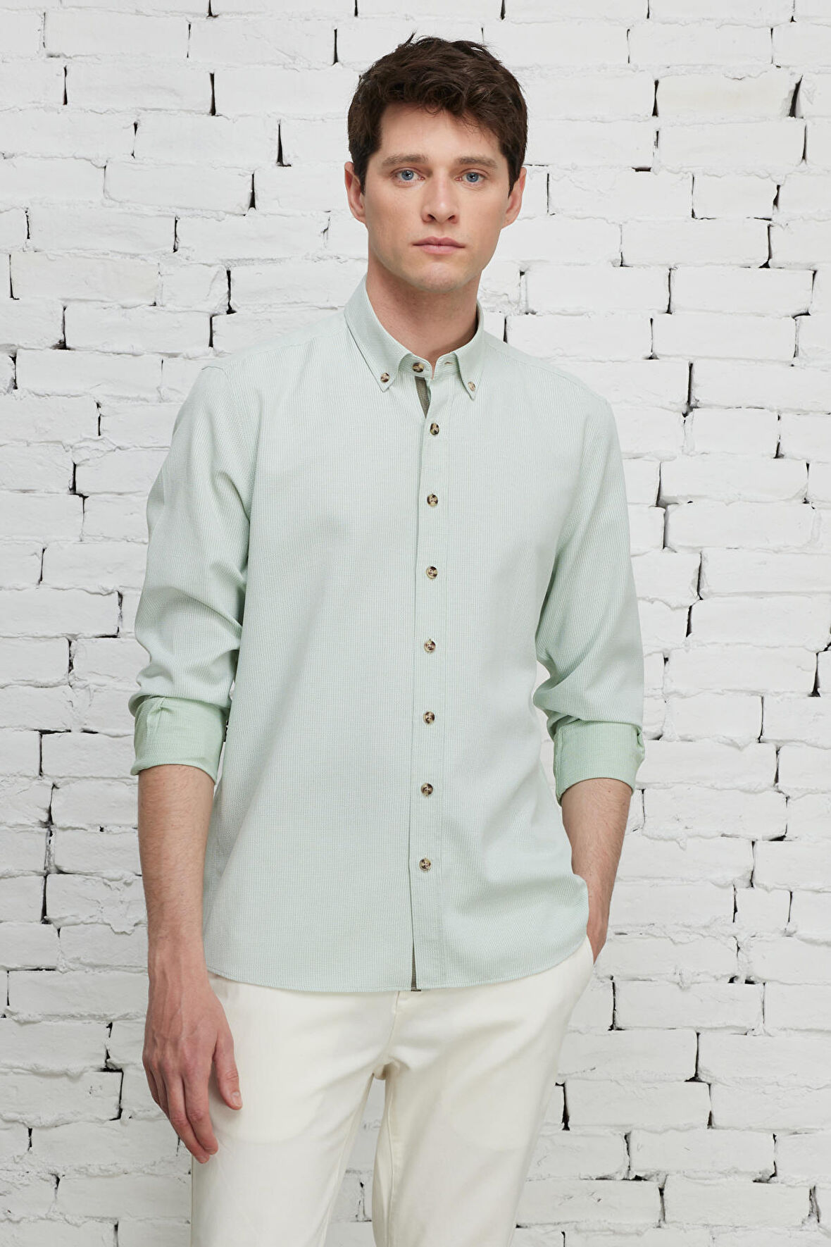 Erkek Yeşil Slim Fit Dar Kesim Düğmeli Yaka Pamuklu Armürlü Gömlek