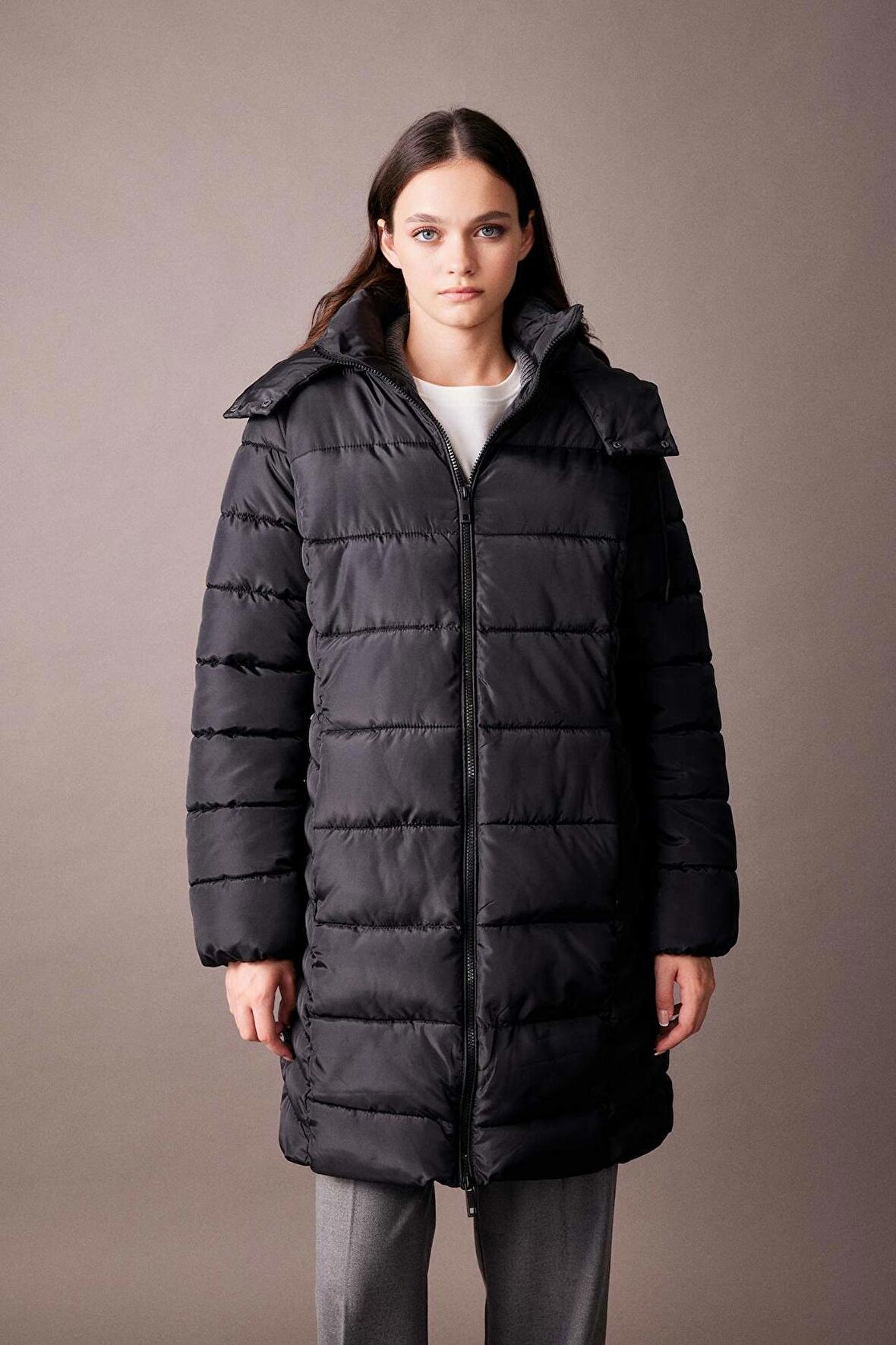 DeFacto Su Geçirmez Kapüşonlu Puffer Şişme Mont Parka A1315AX23WNBK27