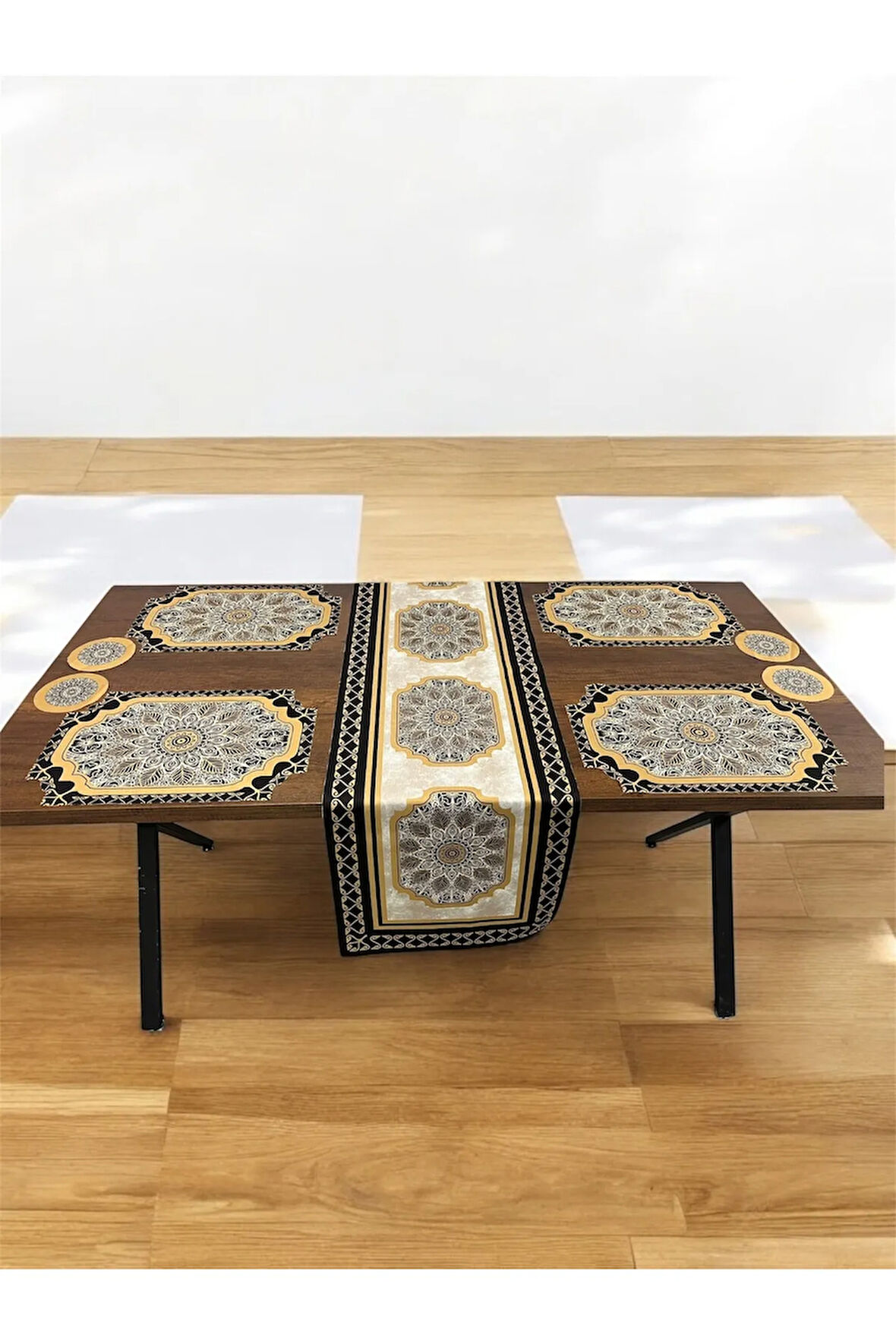 9 Parça Runner Ve Supla Seti Amerikan Servis Runner 40 X 140 Ve Bardak Altlığı