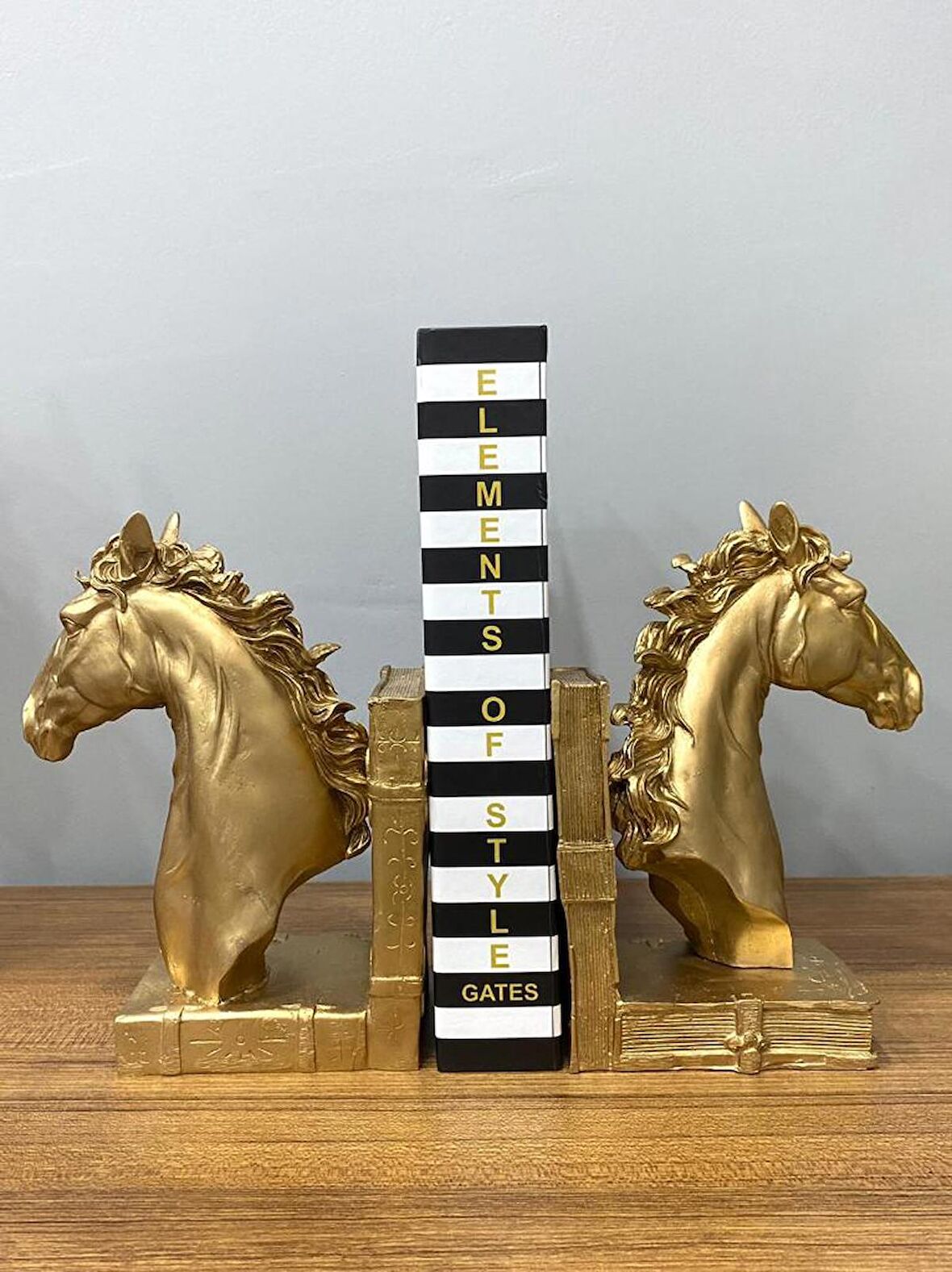 Kitap Tutucu At Tasarımlı 