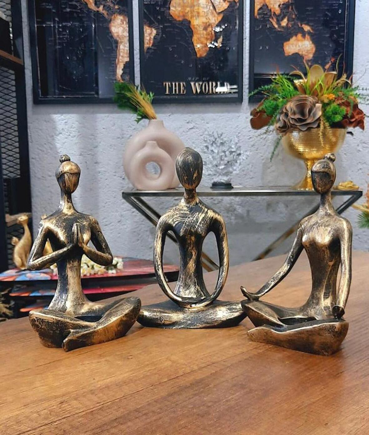 Yoga Yapan Biblo Büyük Boy