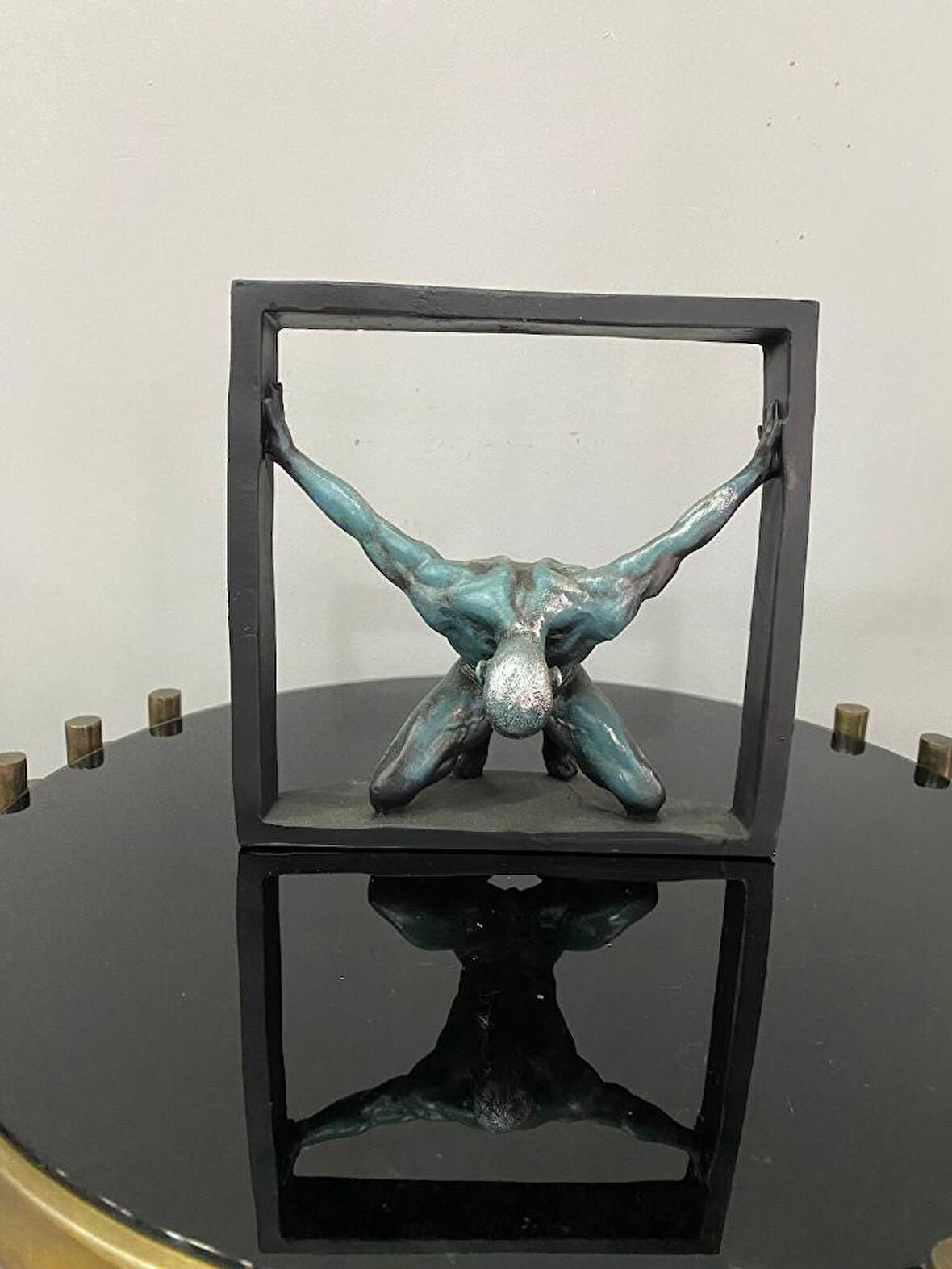 Tutsak Adam heykeli Soyut Düşünce Tuzağı Tasarım Heykel ( aşırı düşünen heykel mücadele figürü biblo ) 