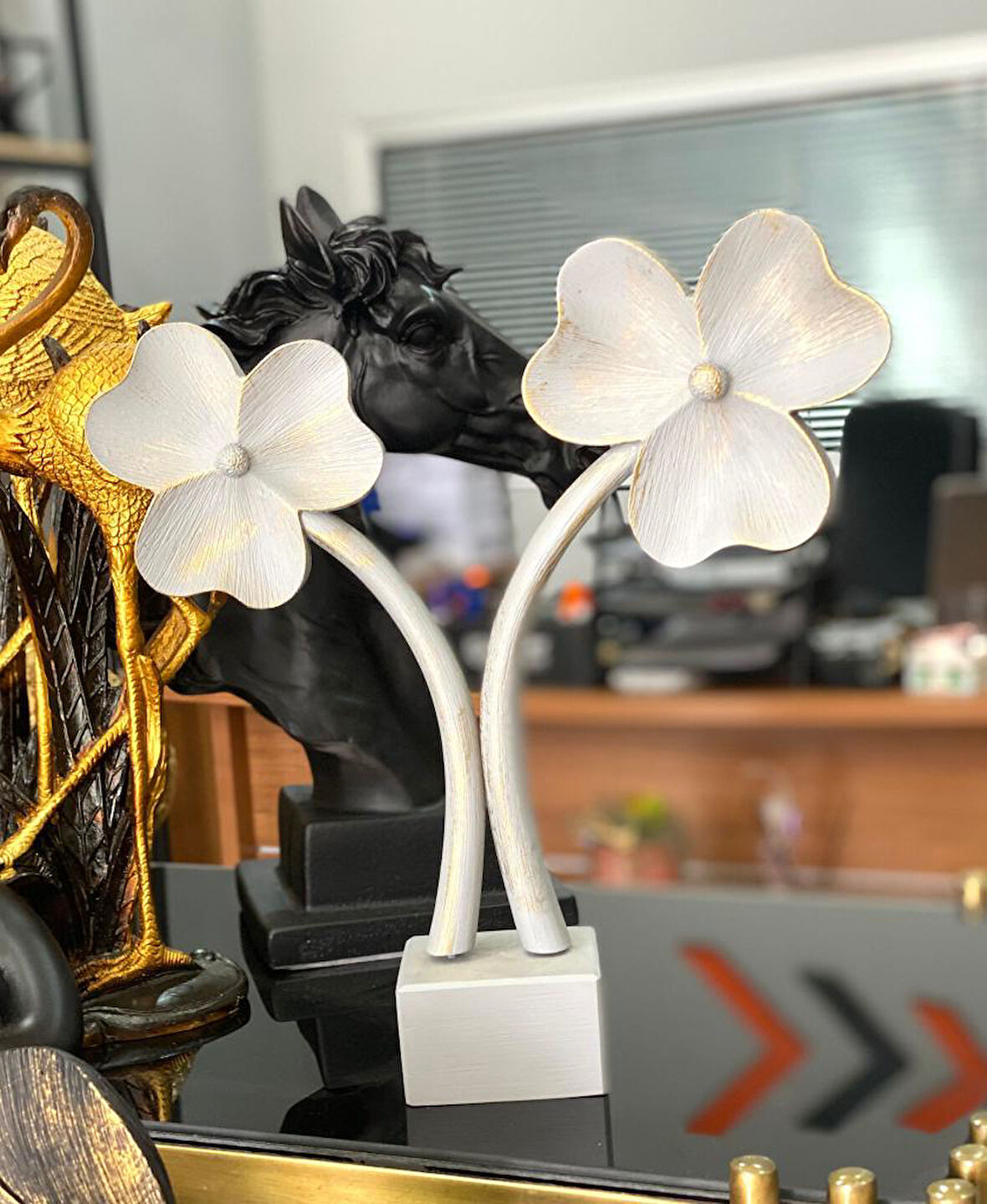 Dekoratif Kaideli Papatya Yaprak Biblo Modern Özel Tasarım Obje