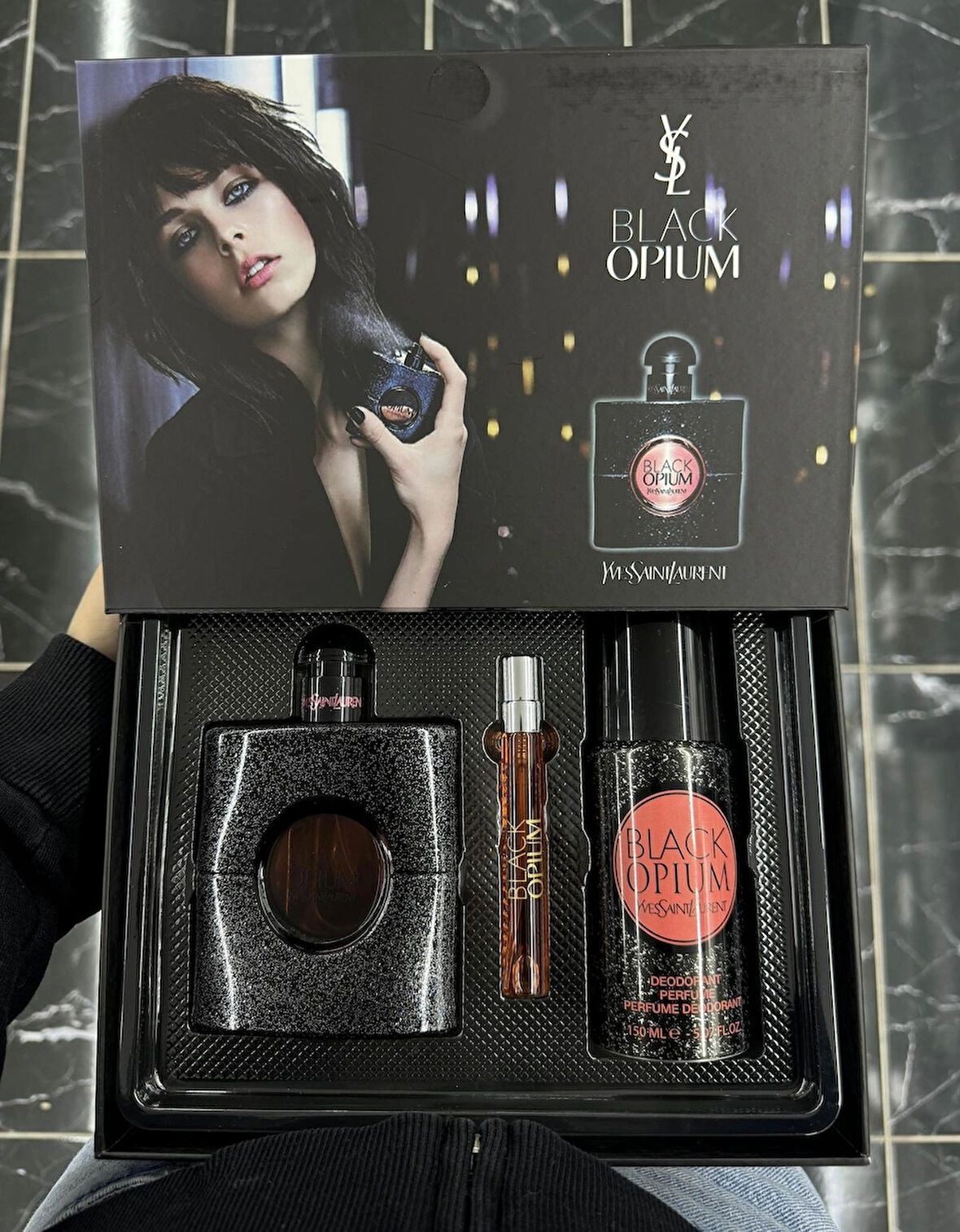 Yves Saint Laurent  Yüksek Kalıcılıklı (EDP) Black Opium Kadın Parfüm Hediyelik Set 3'lü