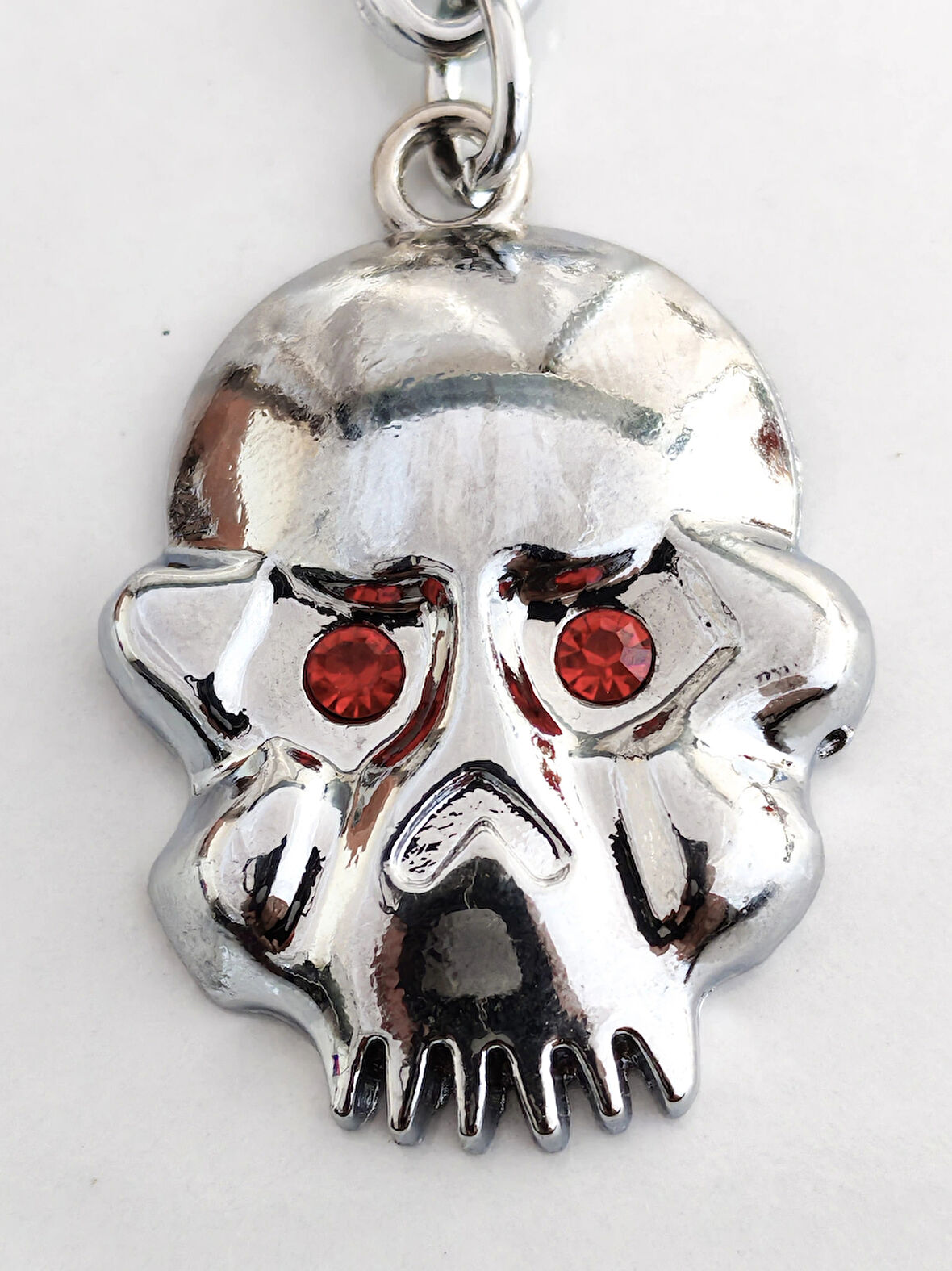 Kırmızı Gözlü İskeletor Kafatası metal Anahtarlık