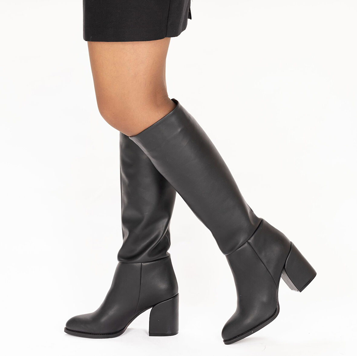 Kadın 8,5cm Kalın Topuklu Sivri Burunlu Klasik Çizme
