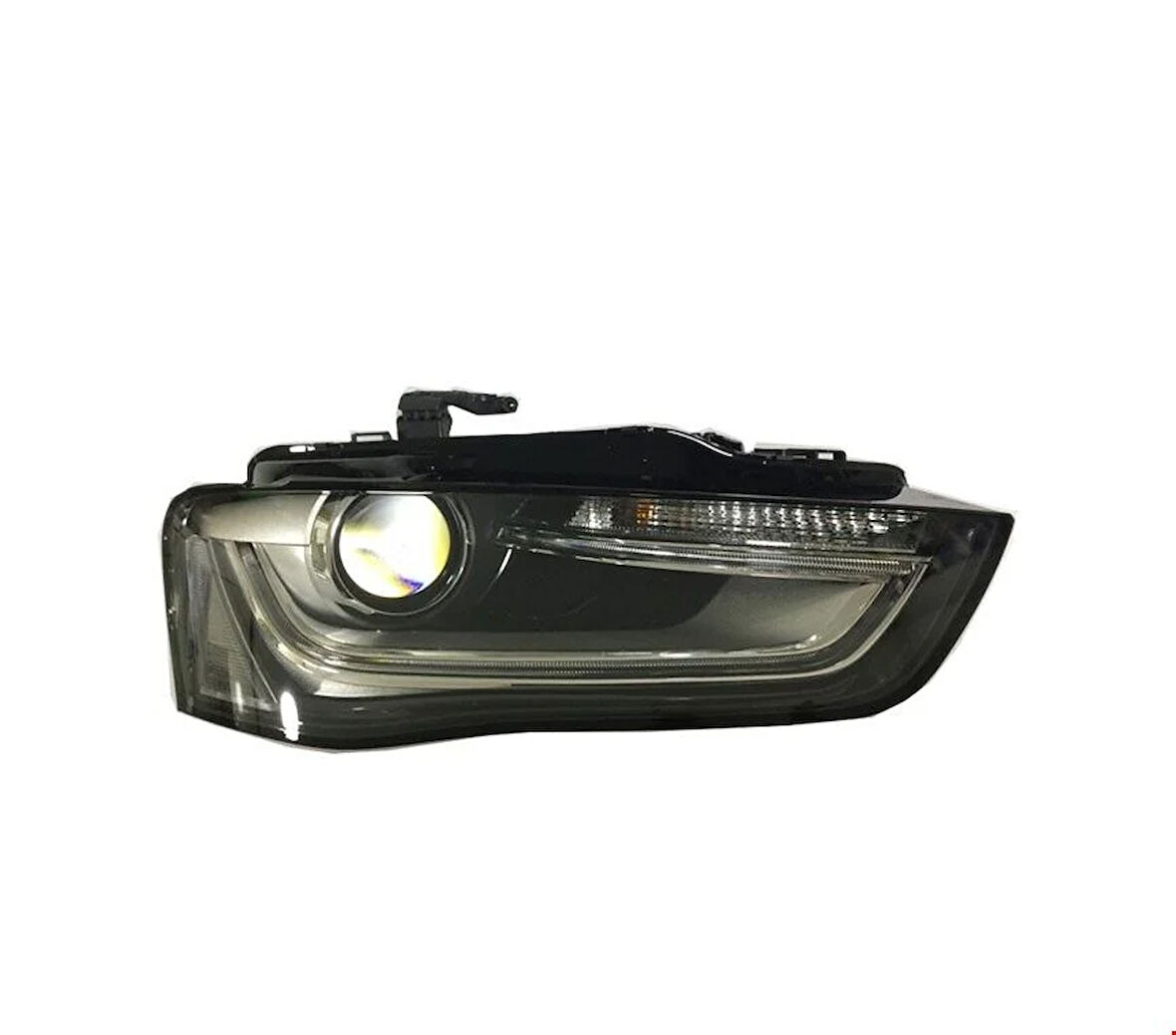 Audi A4 2013 Sonrası Uyumlu Xenon Sağ Ön Far