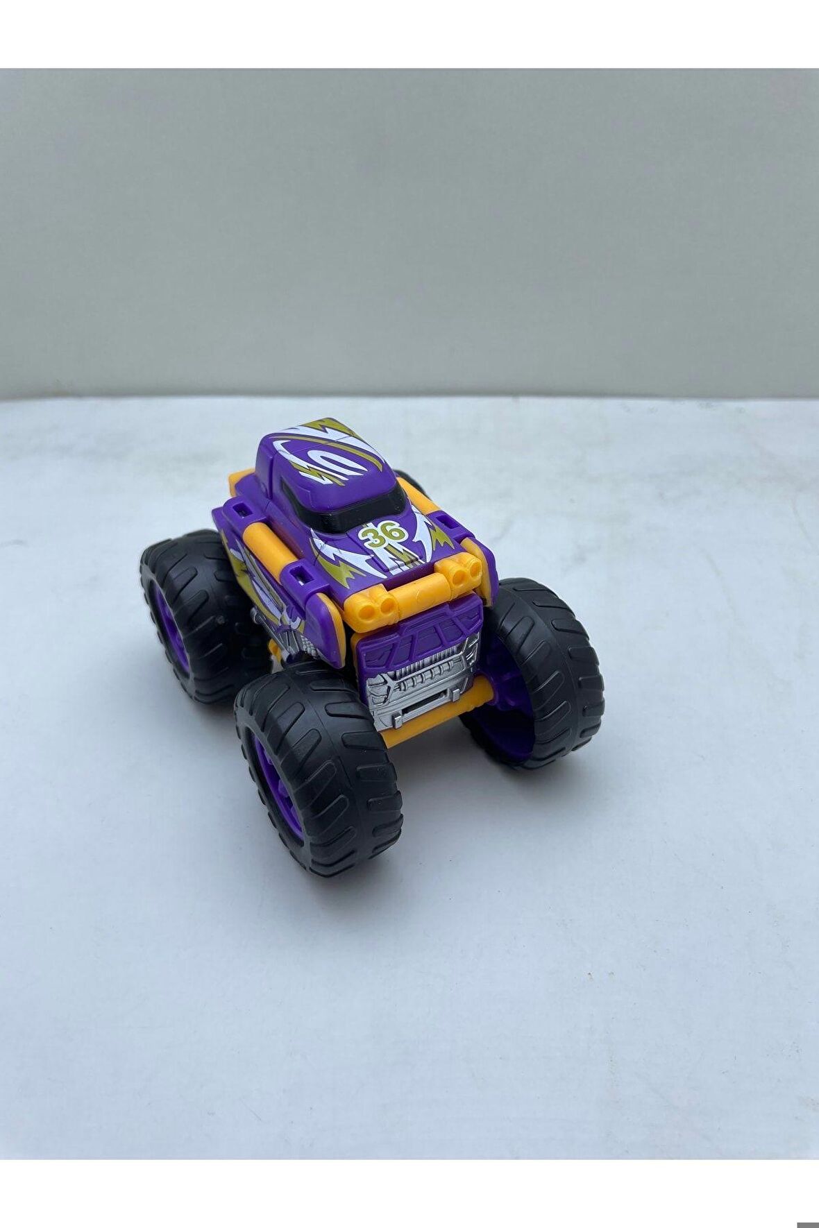 Transracers Dönüşen Araçlar