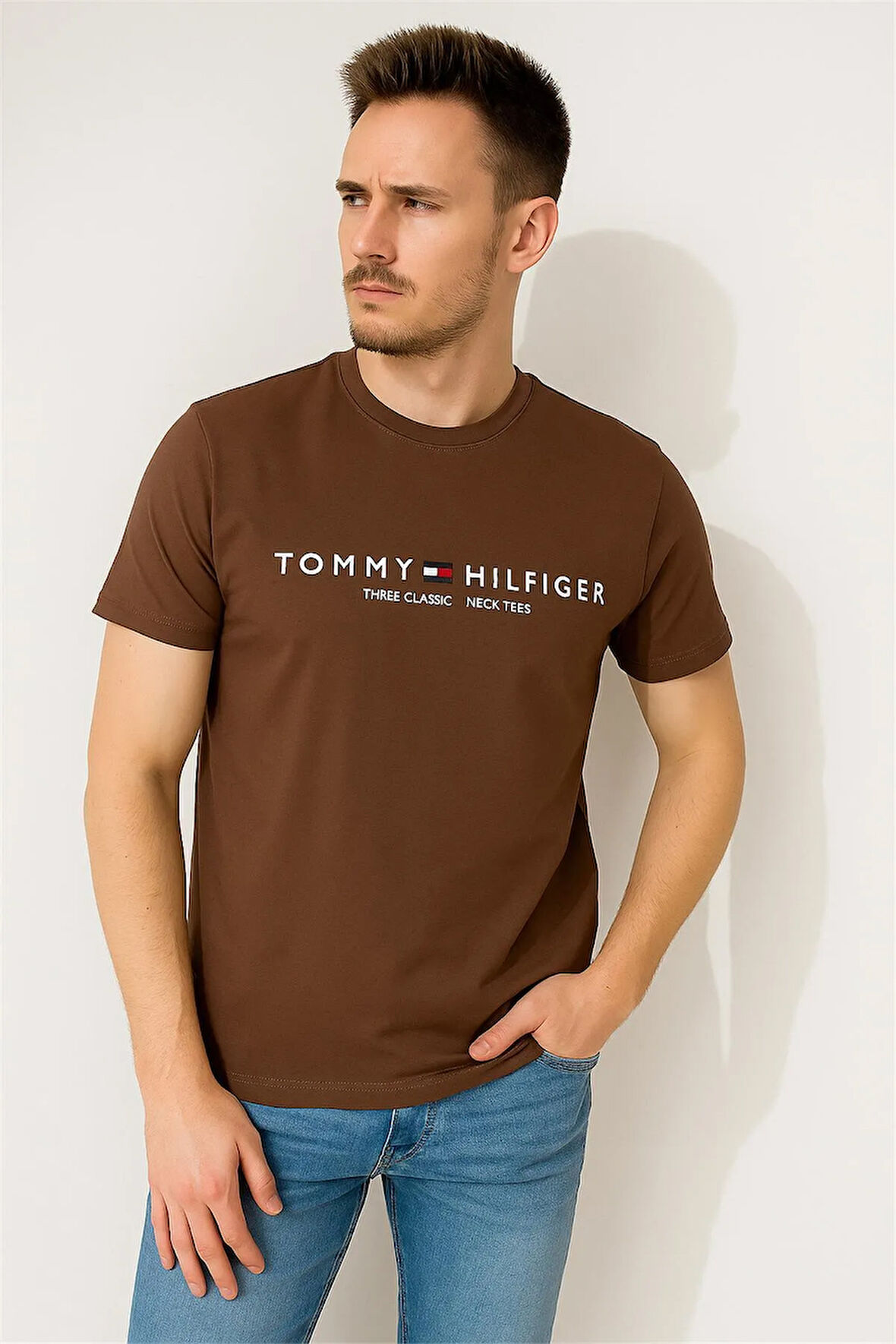 TOMMYHILFIGER EST BASKILI BİSİKLET YAKA PAMUK PENYE TSHİRT KAHVERENGİ